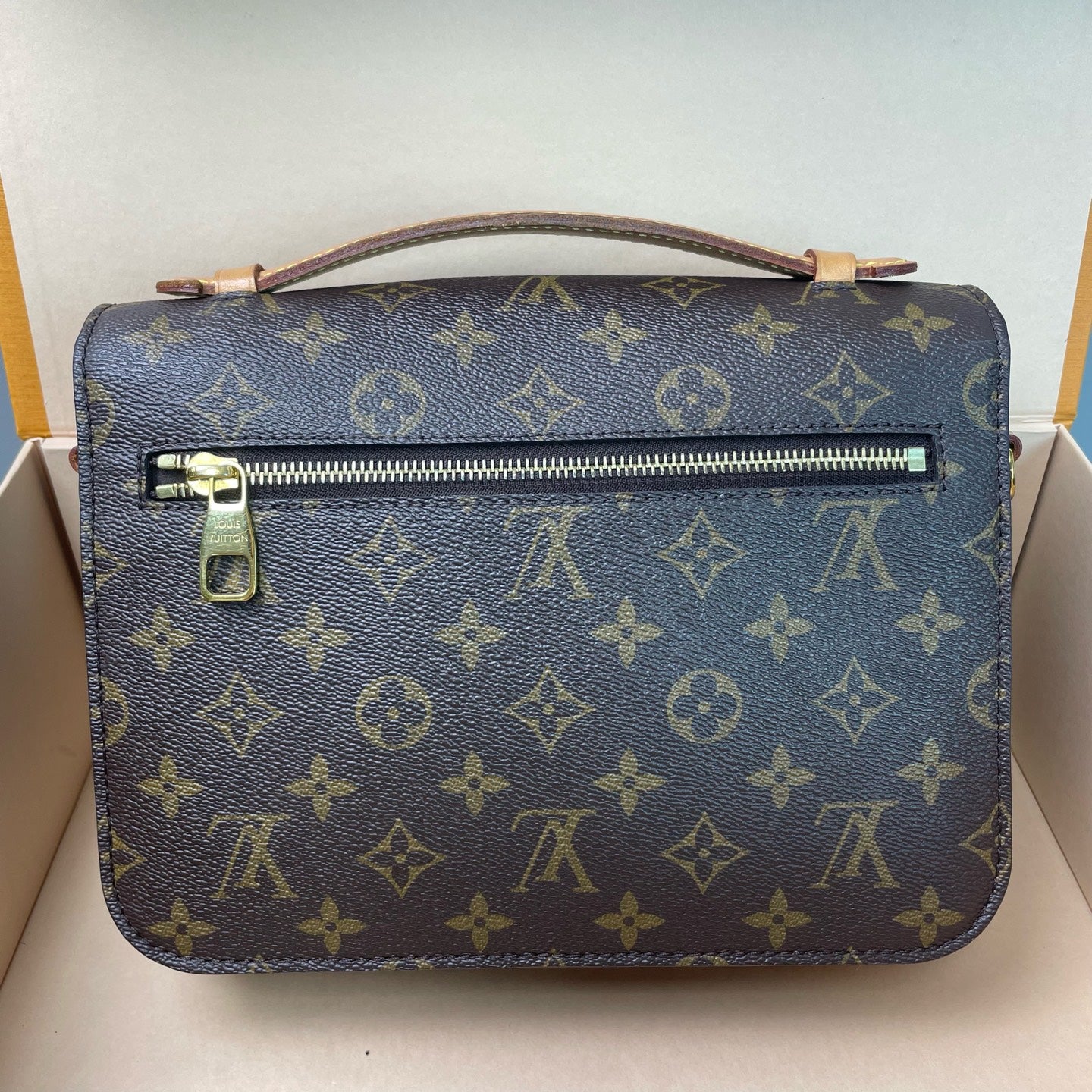 Louis Vuitton - Pochette Métis - Monogram coated canvas and natural cowhide leather - Brown - (Small)