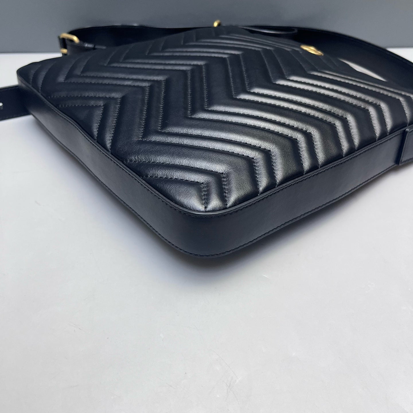 Gucci - GG Marmont Messenger Bag - Leather - Black - (medium)