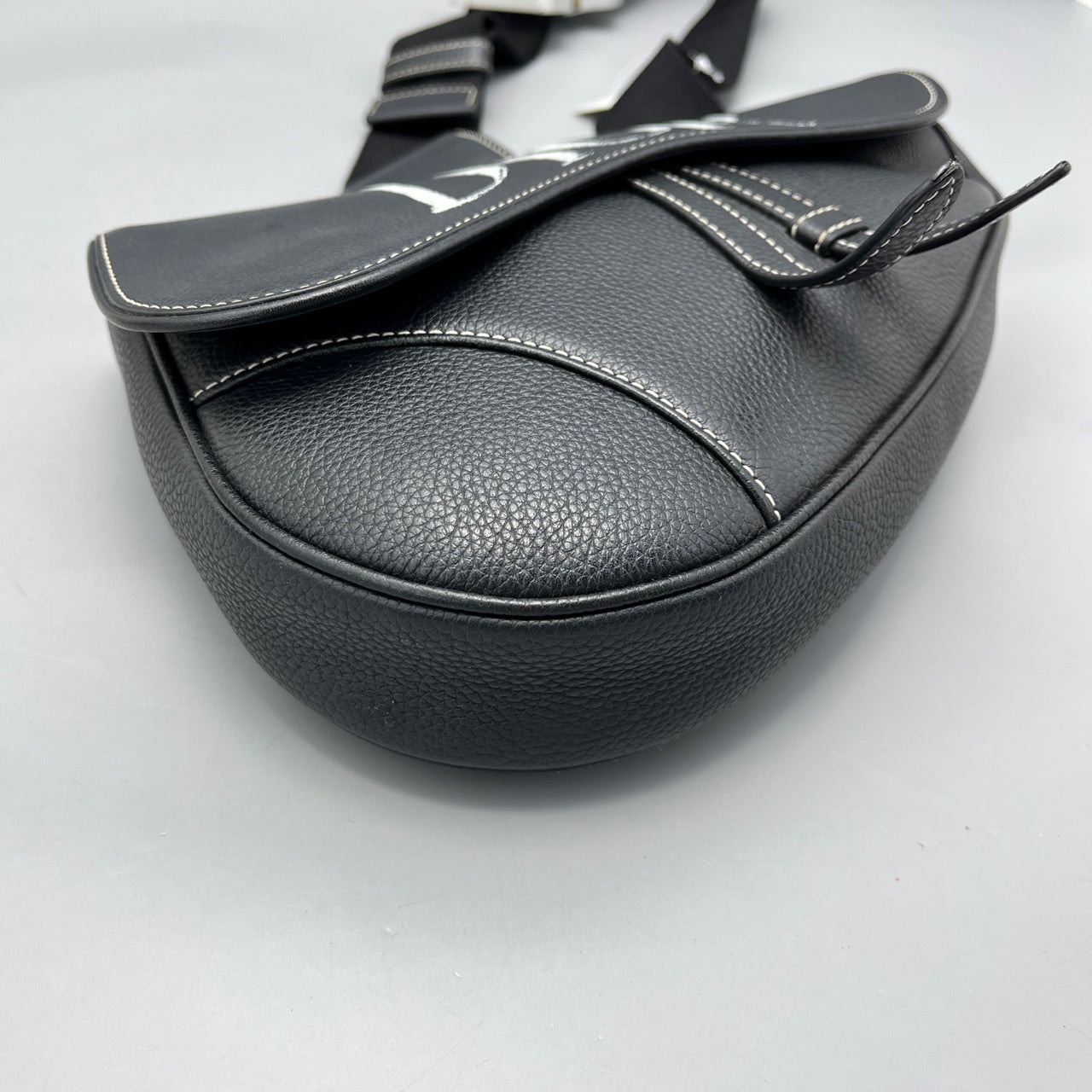 Dior - Saddle Belt Bag with Graffiti - Grained leather - Black - (Small)