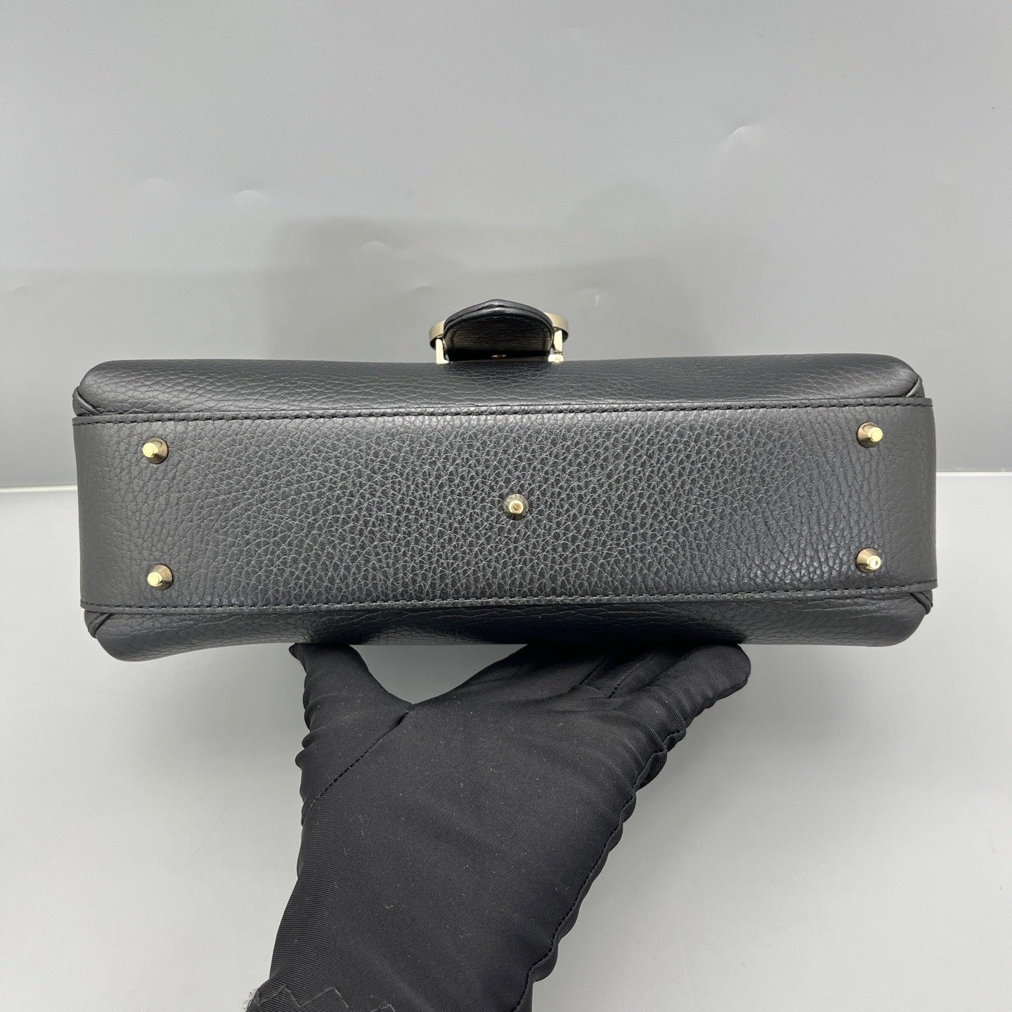 Gucci - Interlocking G Accordion Flap Bag - Grained leather - Black - (medium)