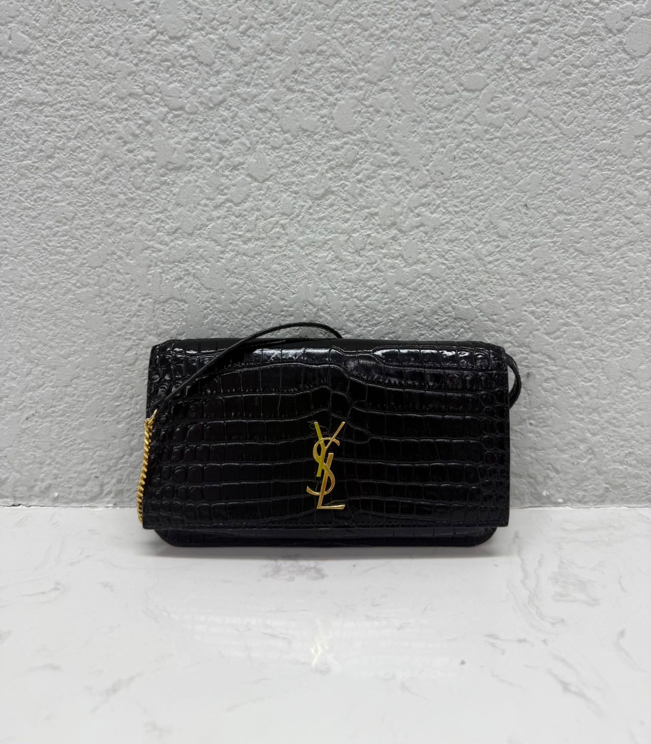 Saint Laurent - Monogram Envelope Chain Wallet - Croc-embossed cowhide leather - Black - (mini)