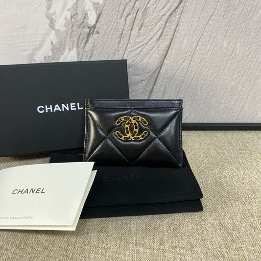 Chanel - 19 Card Holder - Lambskin leather - Black - (Small)