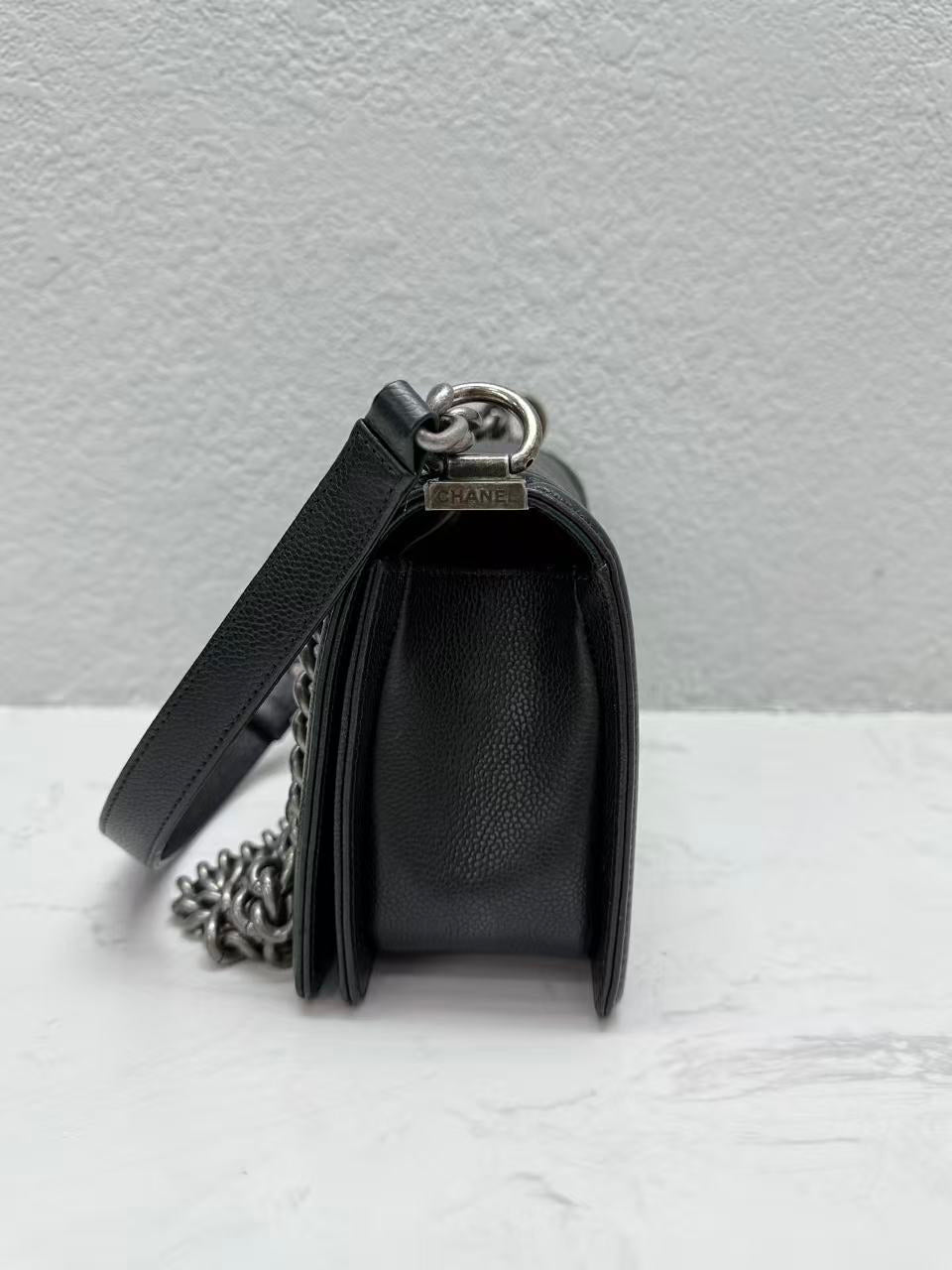 Chanel - Le Boy - Grained calfskin leather - Black - (Medium)