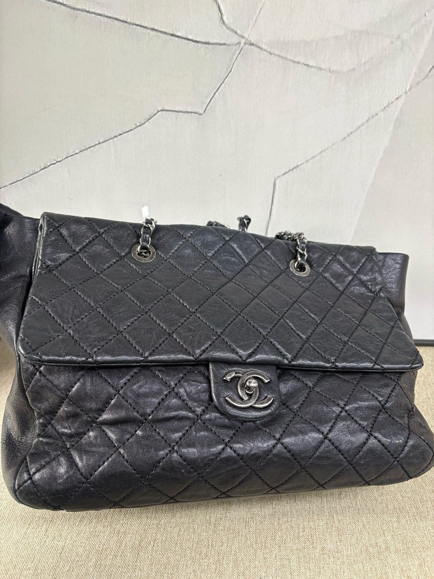 Chanel - Quilted Flap Tote Bag - Aged calfskin leather - Black - (Large)