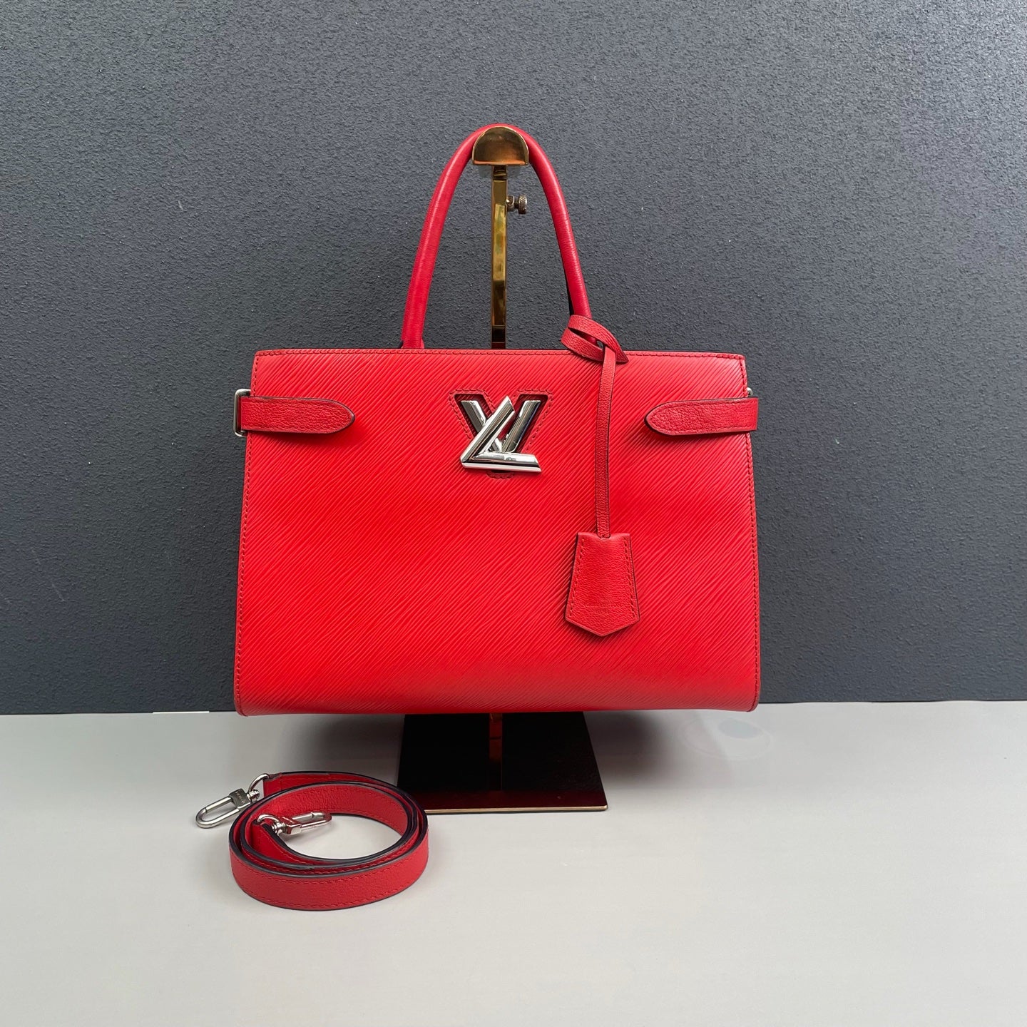 Louis Vuitton - Twist Tote - Epi leather - Red - (medium)