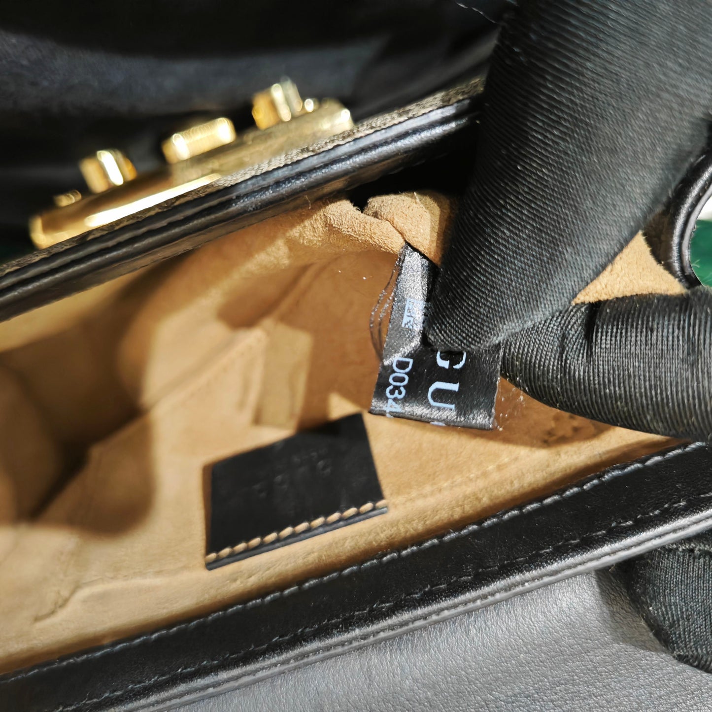 Gucci - Padlock Small Shoulder Bag - GG Supreme canvas with leather trim - Beige and Black - (small)