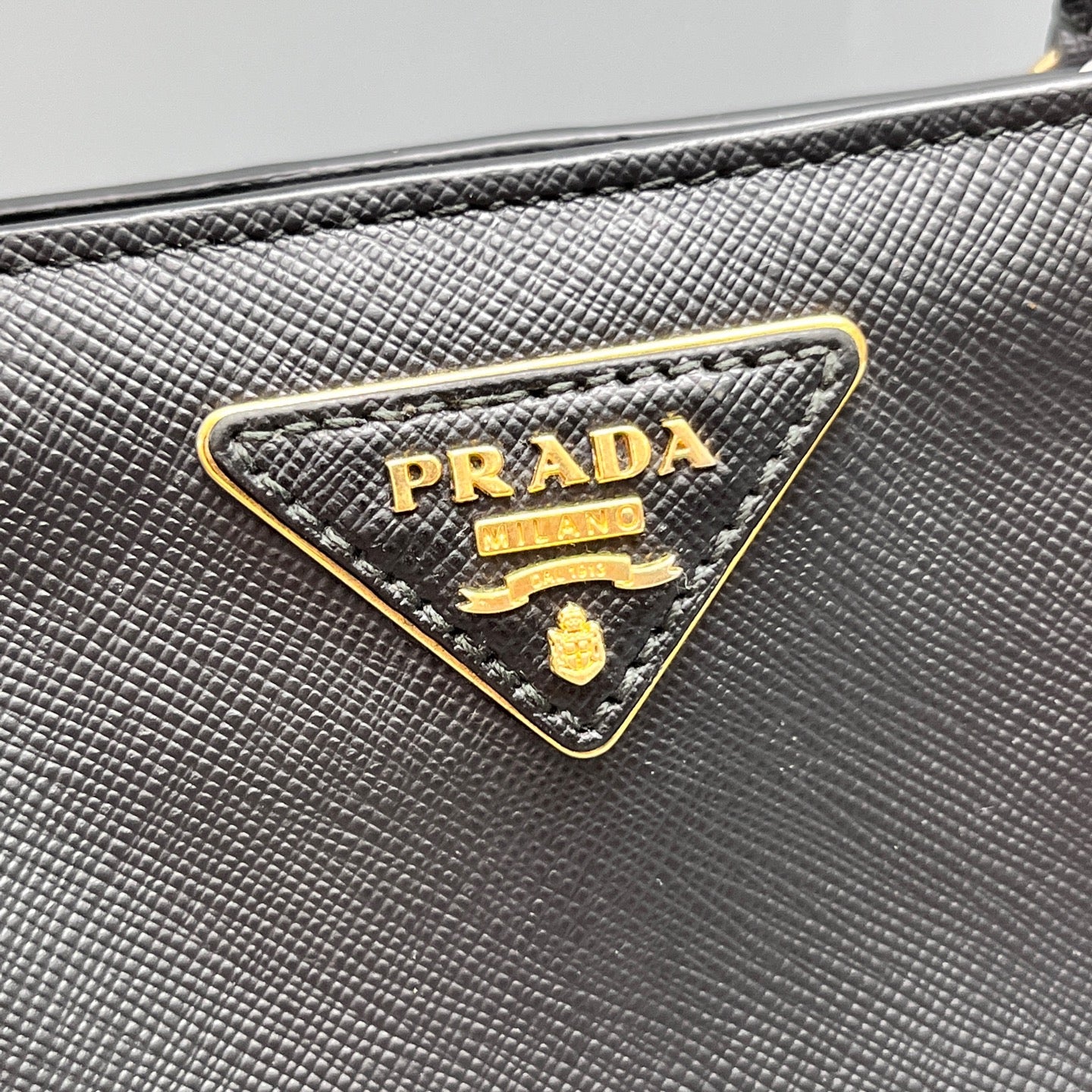 Prada - Galleria (Saffiano Lux Tote) - Saffiano leather - Black - (Medium)