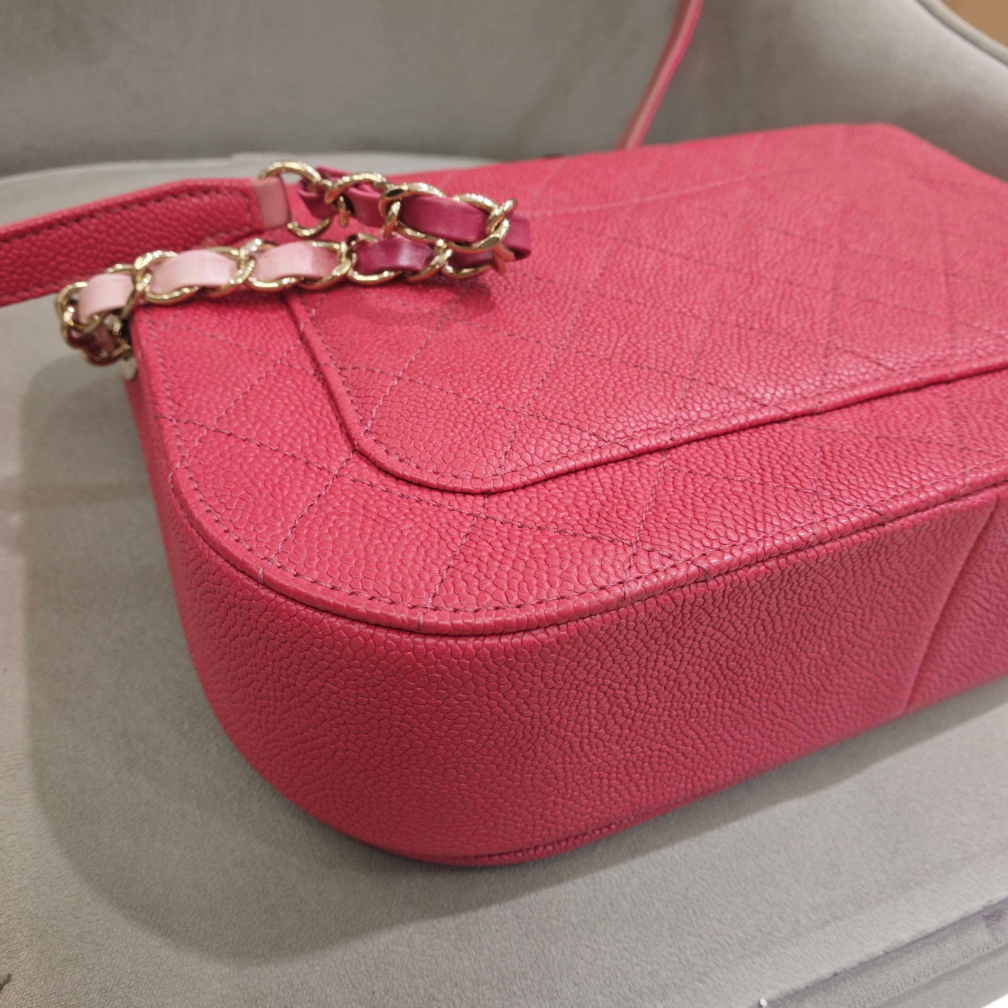 Chanel - Cuba Rainbow Series Messenger Bag - Leather - Pink - (Medium)