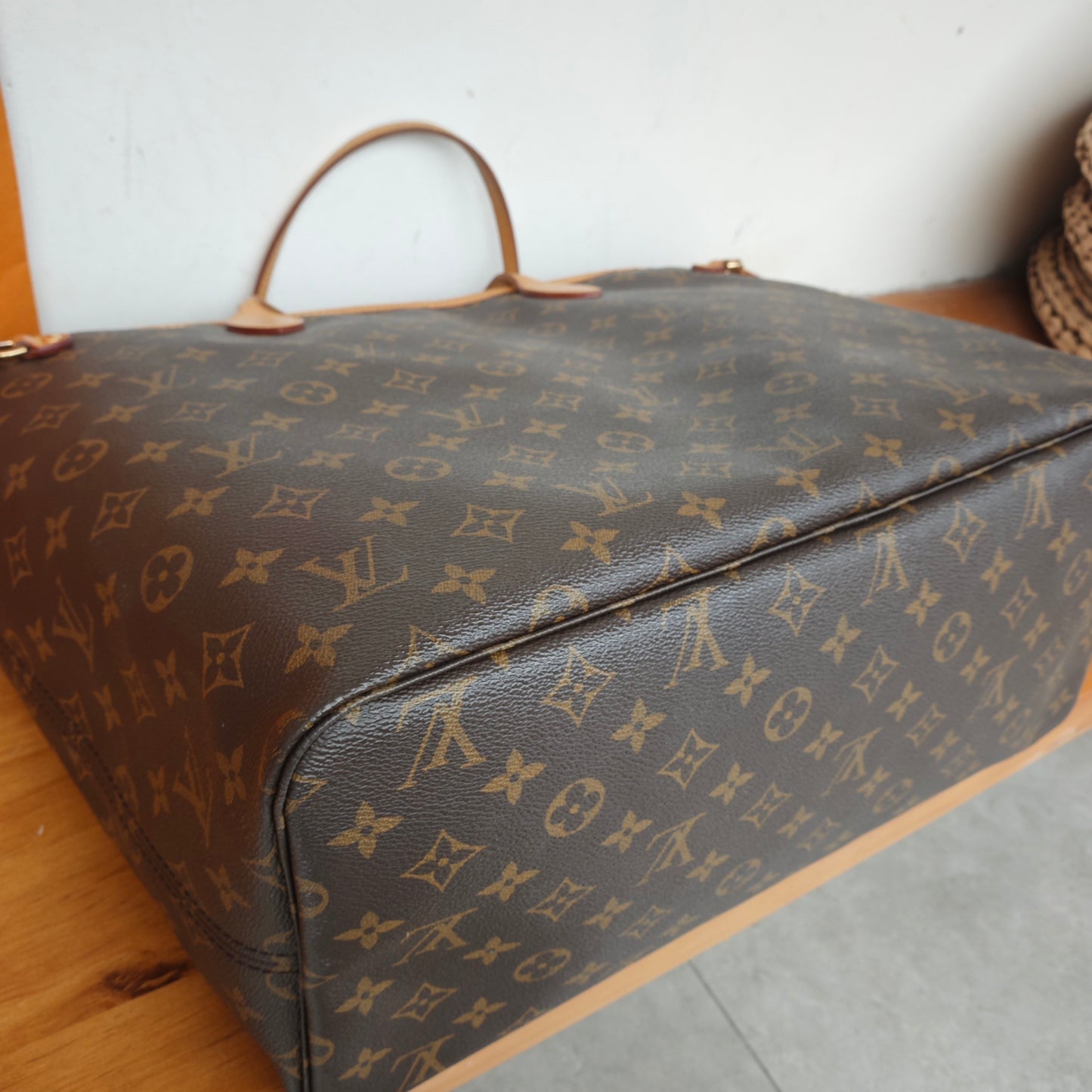 Louis Vuitton - Neverfull GM - Monogram coated canvas with natural cowhide leather trim - Brown - (Large)