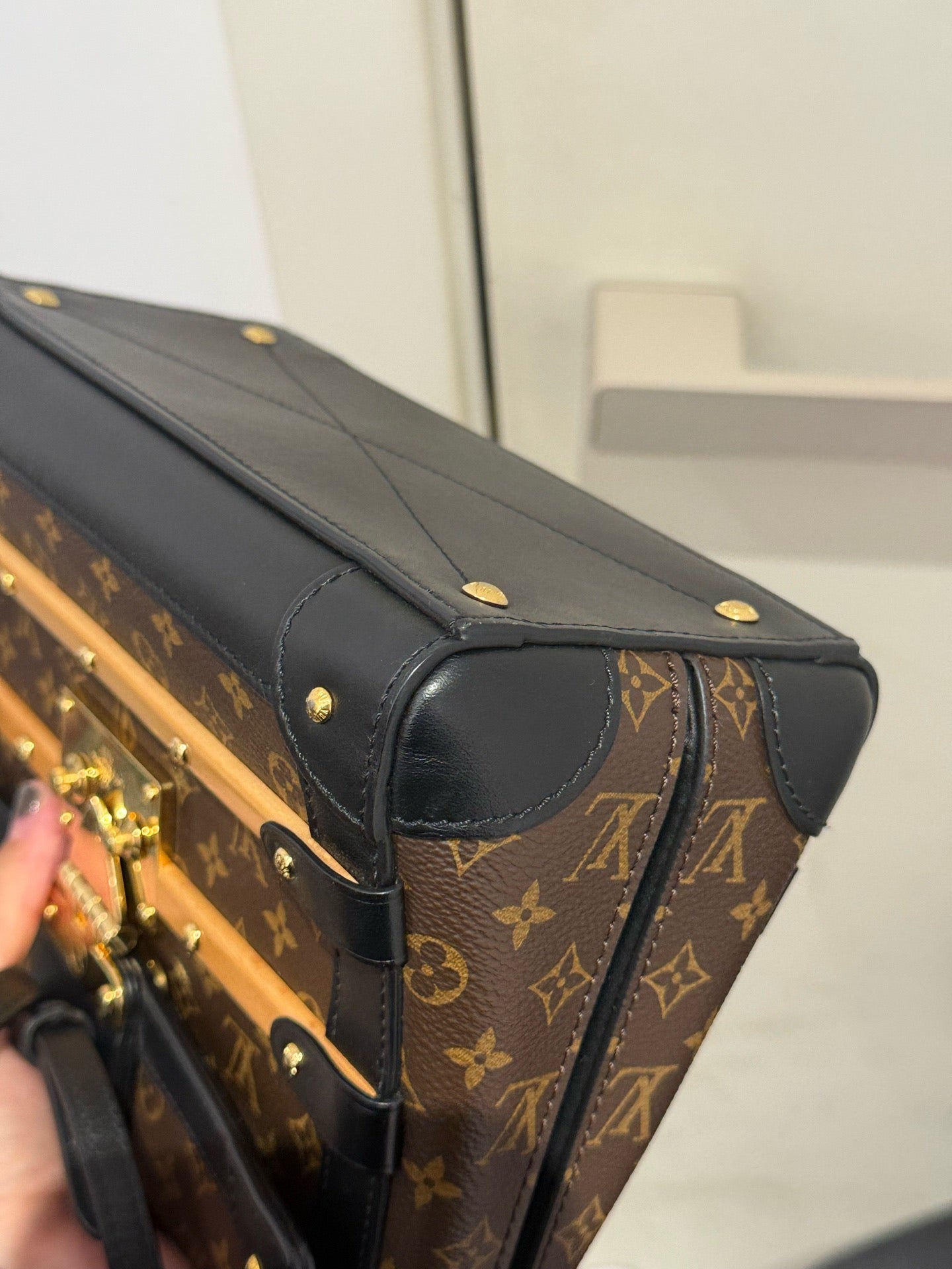 Louis Vuitton - Trianon PM Monogram - Monogram coated canvas with smooth cowhide leather trim and wooden detailing - Brown - (mini)