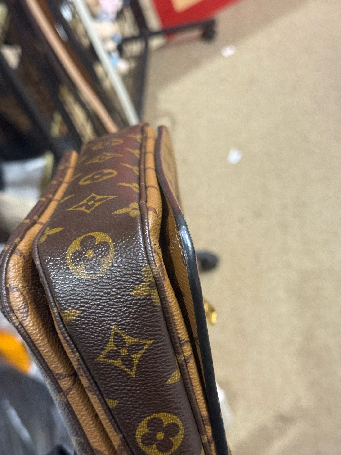 Louis Vuitton - Pochette Metis - Monogram coated canvas with leather trim - Brown - (Medium)