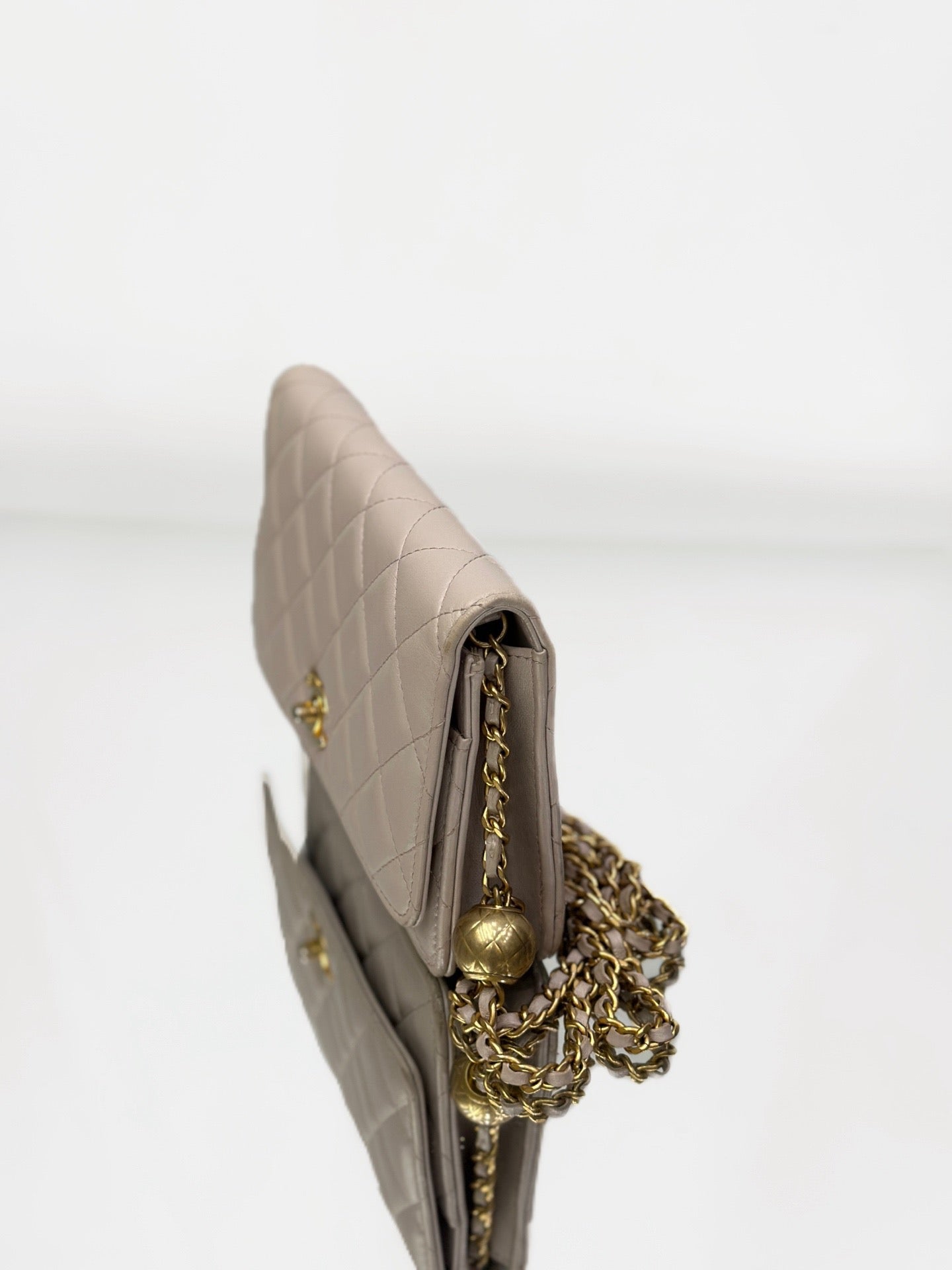 Chanel - Wallet on Chain (WOC) with Gold Ball Charm - Lambskin leather - Light Purple - (mini)