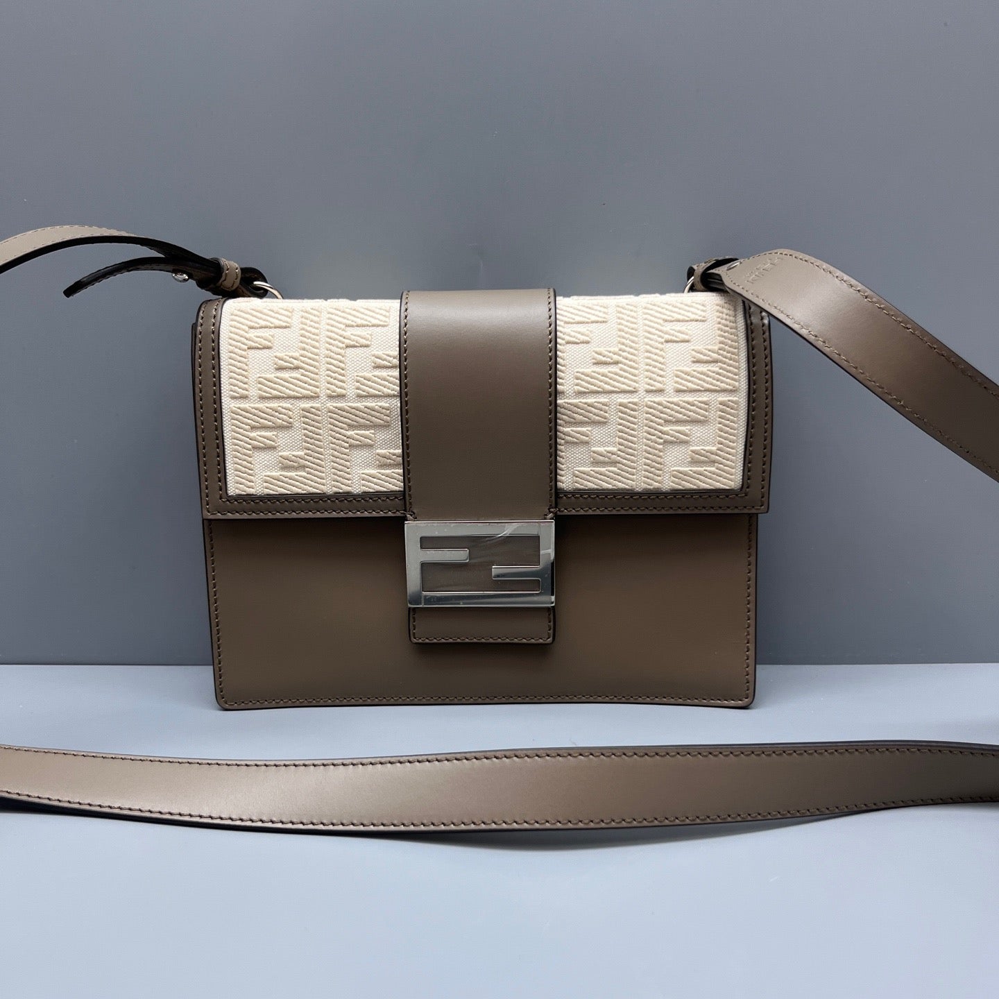 Fendi - Baguette Messenger Bag - Leather and Canvas - Taupe and Beige - (small)