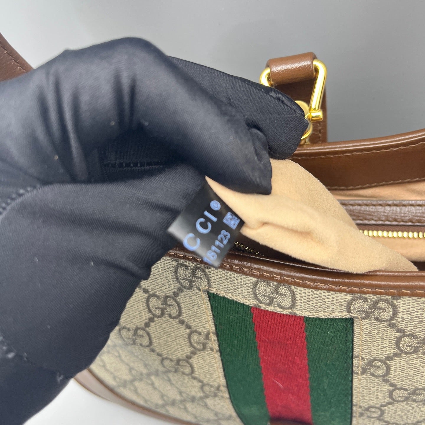 Gucci - Jackie 1961 Medium Shoulder Bag - GG Supreme canvas and Leather - Beige with Caramel accents and Green/Red Web - (medium)