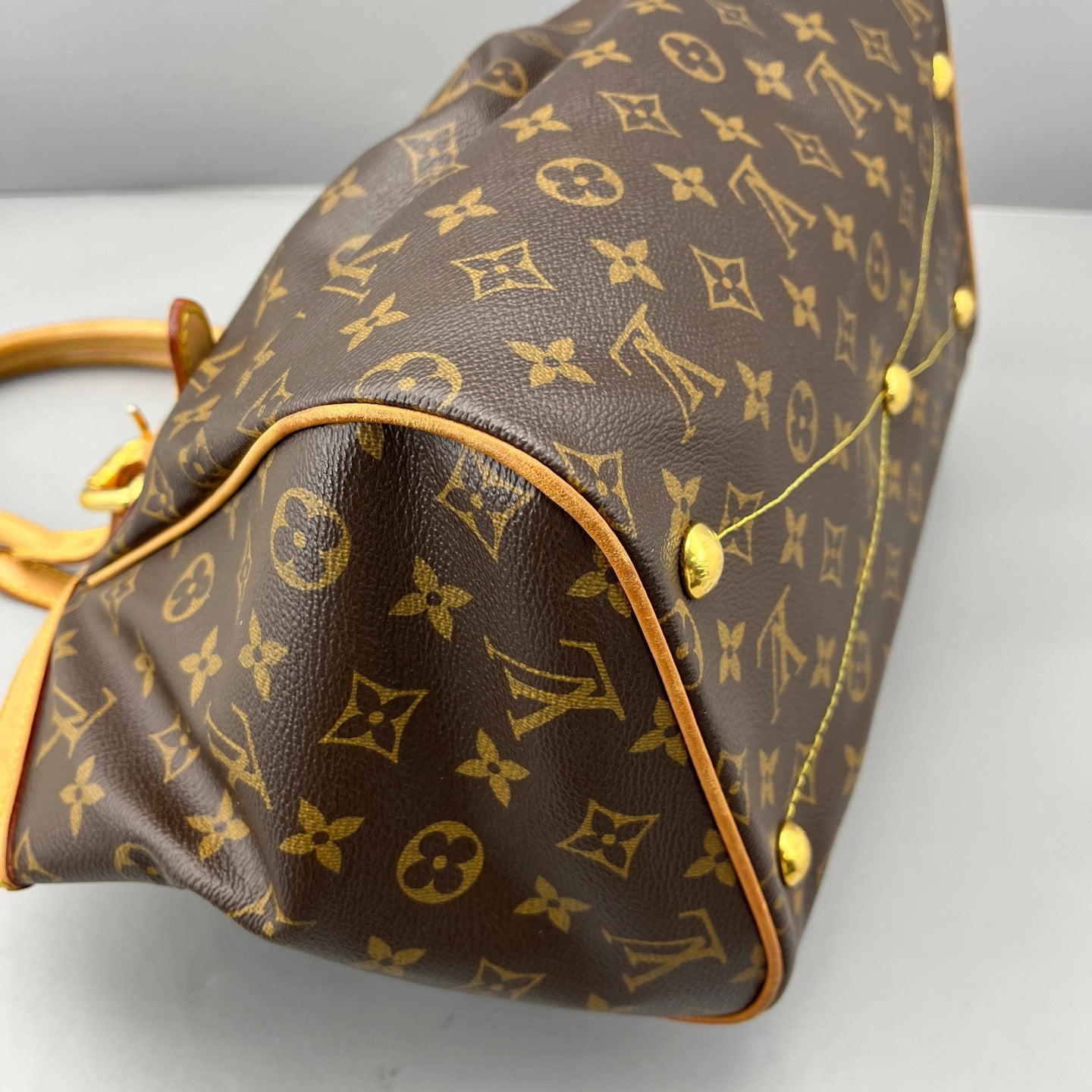 Louis Vuitton - Tivoli PM - Monogram coated canvas with Vachetta leather trim - Brown - (Medium)