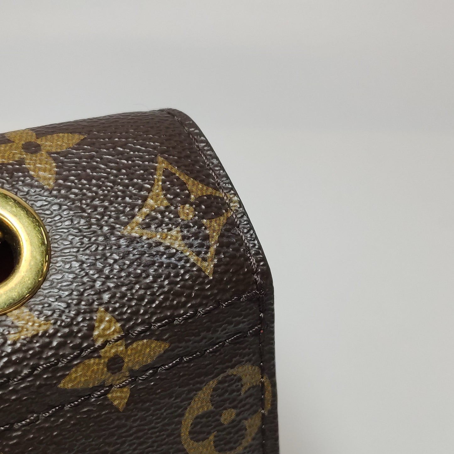 Louis Vuitton - Chain S-Lock Flap Bag - Monogram coated canvas and grained leather - Brown and Red with Gold-Tone Hardware - (medium)