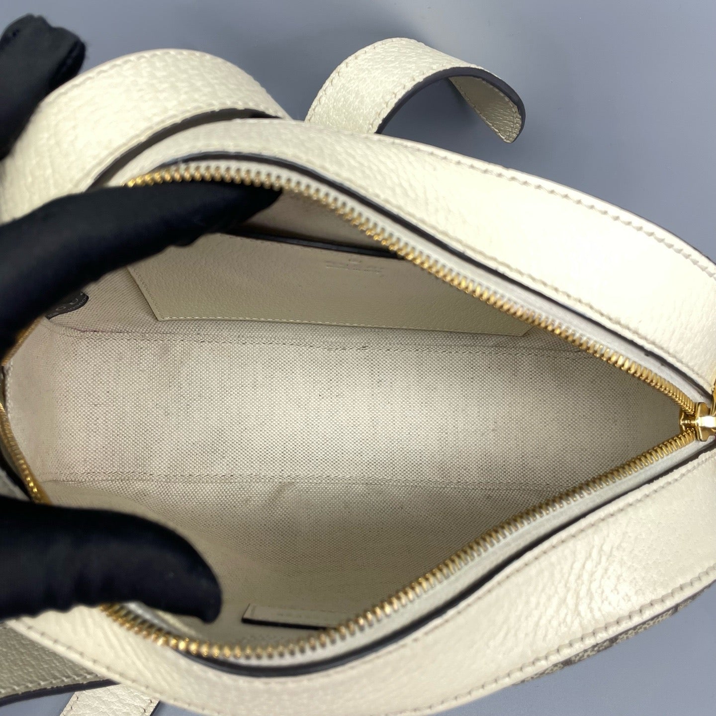 Gucci - Ophidia GG Camera Bag - GG Supreme coated canvas with leather trim - Beige with white trim - (medium)