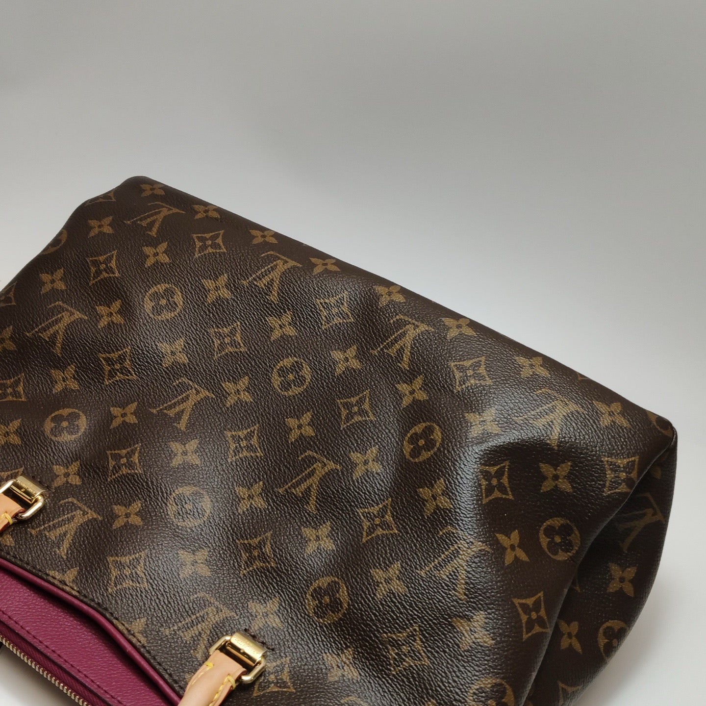 Louis Vuitton - Montaigne MM - Monogram coated canvas with Vachetta leather trim - Brown - (Medium)