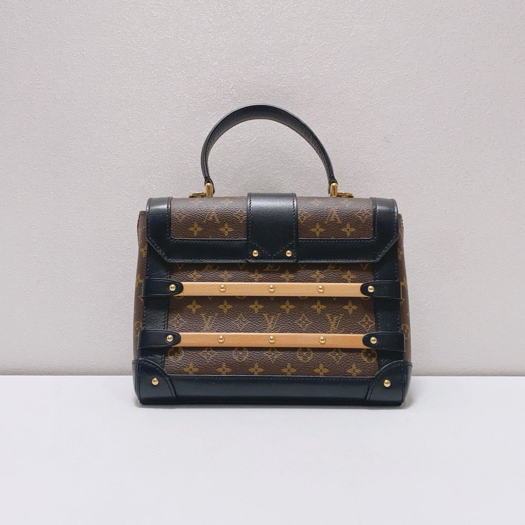 Louis Vuitton - Trianon PM Monogram - Monogram coated canvas with smooth cowhide leather trim and wooden detailing - Brown - (mini)