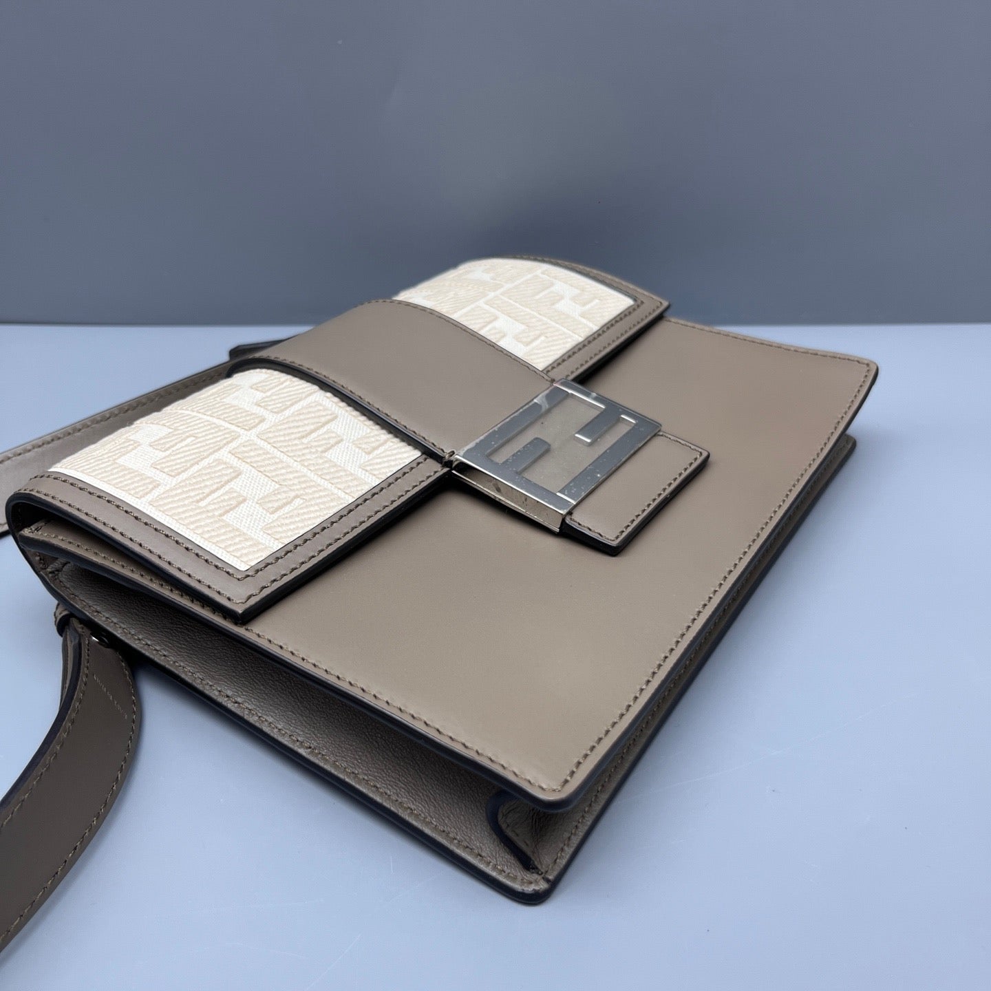 Fendi - Baguette Messenger Bag - Leather and Canvas - Taupe and Beige - (small)