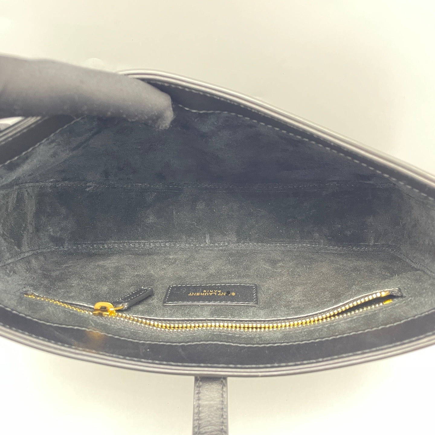 Saint Laurent - Hobo Shoulder Bag - Leather - Black - (Medium)