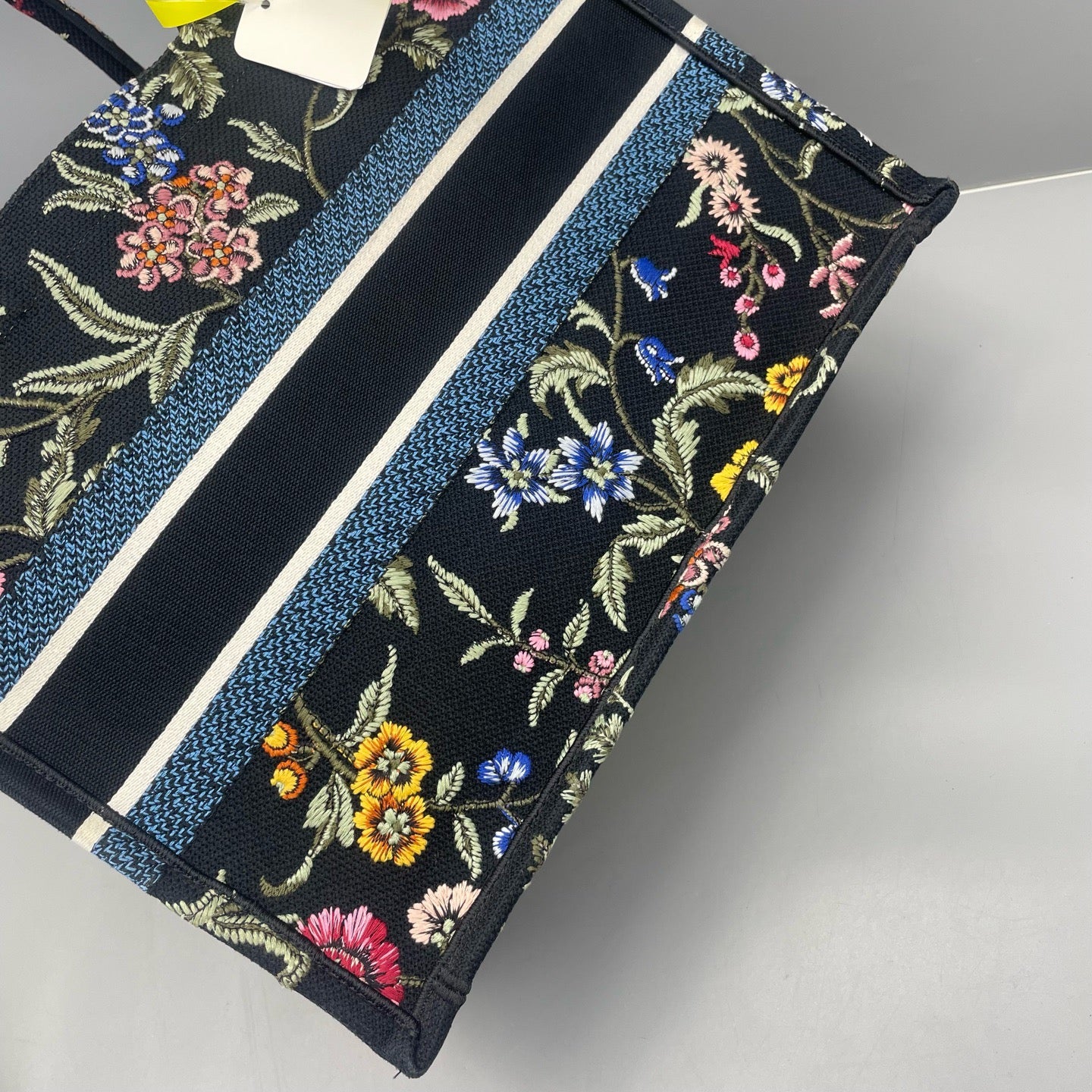 Dior - Medium Floral Tote - Embroidered canvas - Black - (Medium)