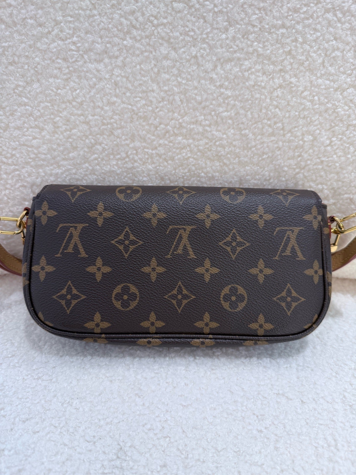 Louis Vuitton - Ivy - Monogram coated canvas with Vachetta leather trim - Brown - (Mini)