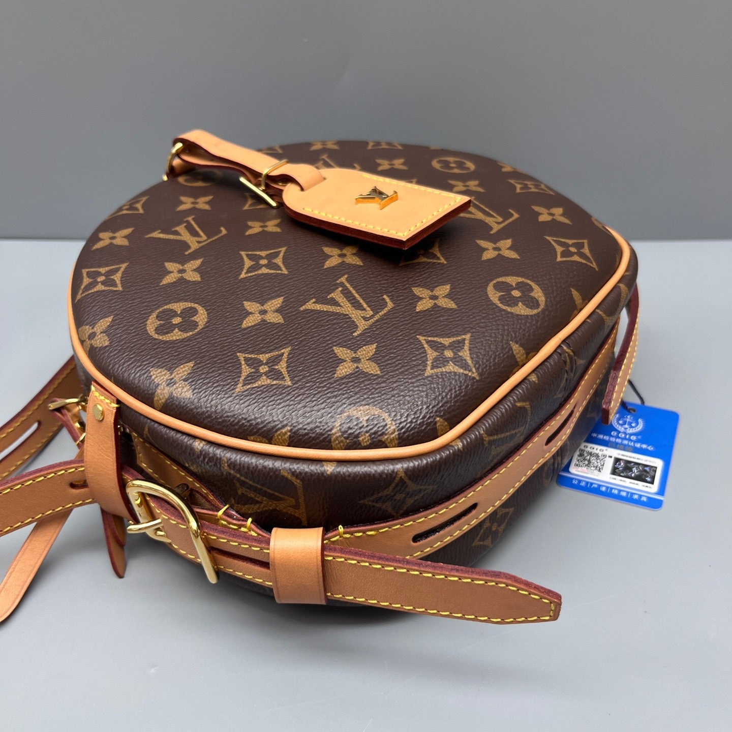 Louis Vuitton - Boite Chapeau Souple - Monogram coated canvas with natural cowhide leather trim - Brown - (Large)
