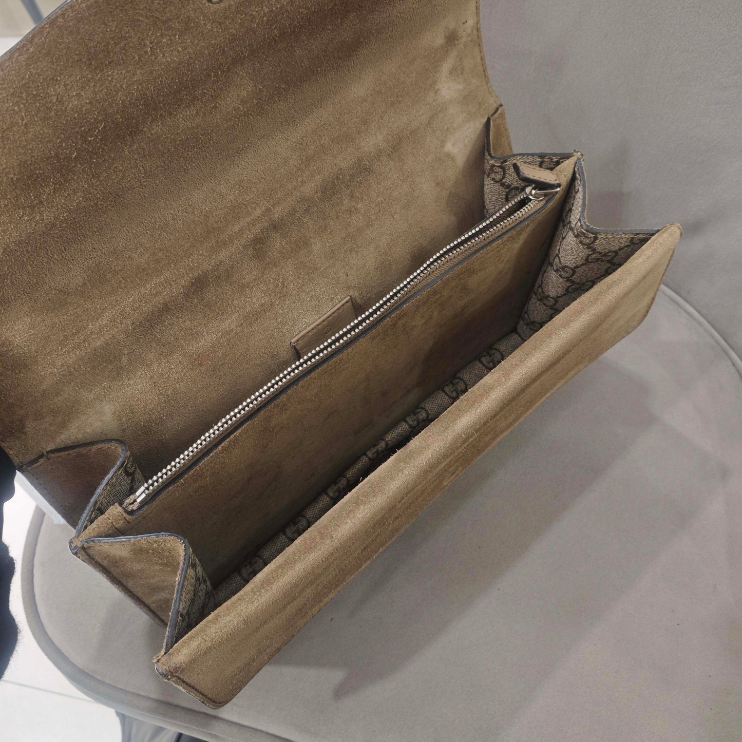 Gucci - Dionysus Medium Shoulder Bag - GG Supreme coated canvas with suede and leather trim - Beige GG Supreme canvas with camel suede and brown leather trim - (medium)