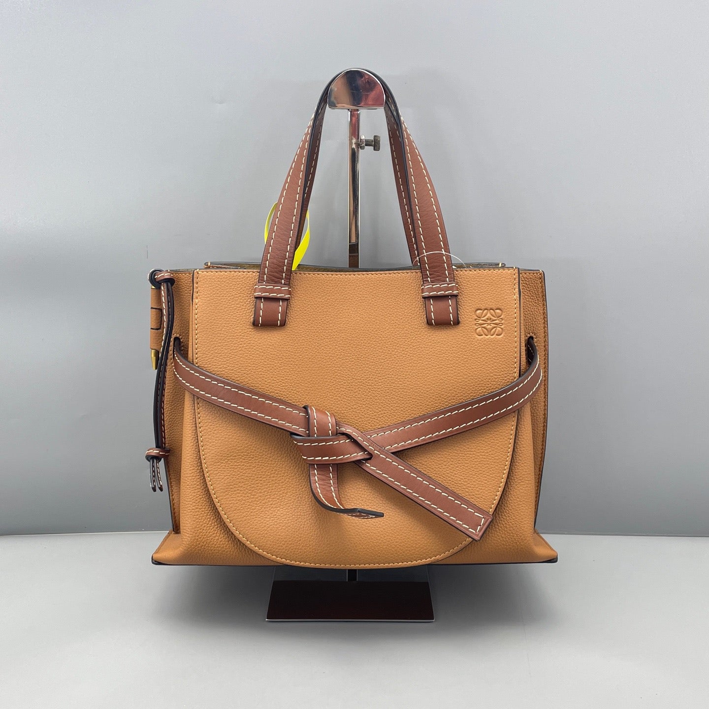 Loewe - Gate Top Handle Bag - Grained leather - Caramel - (medium)