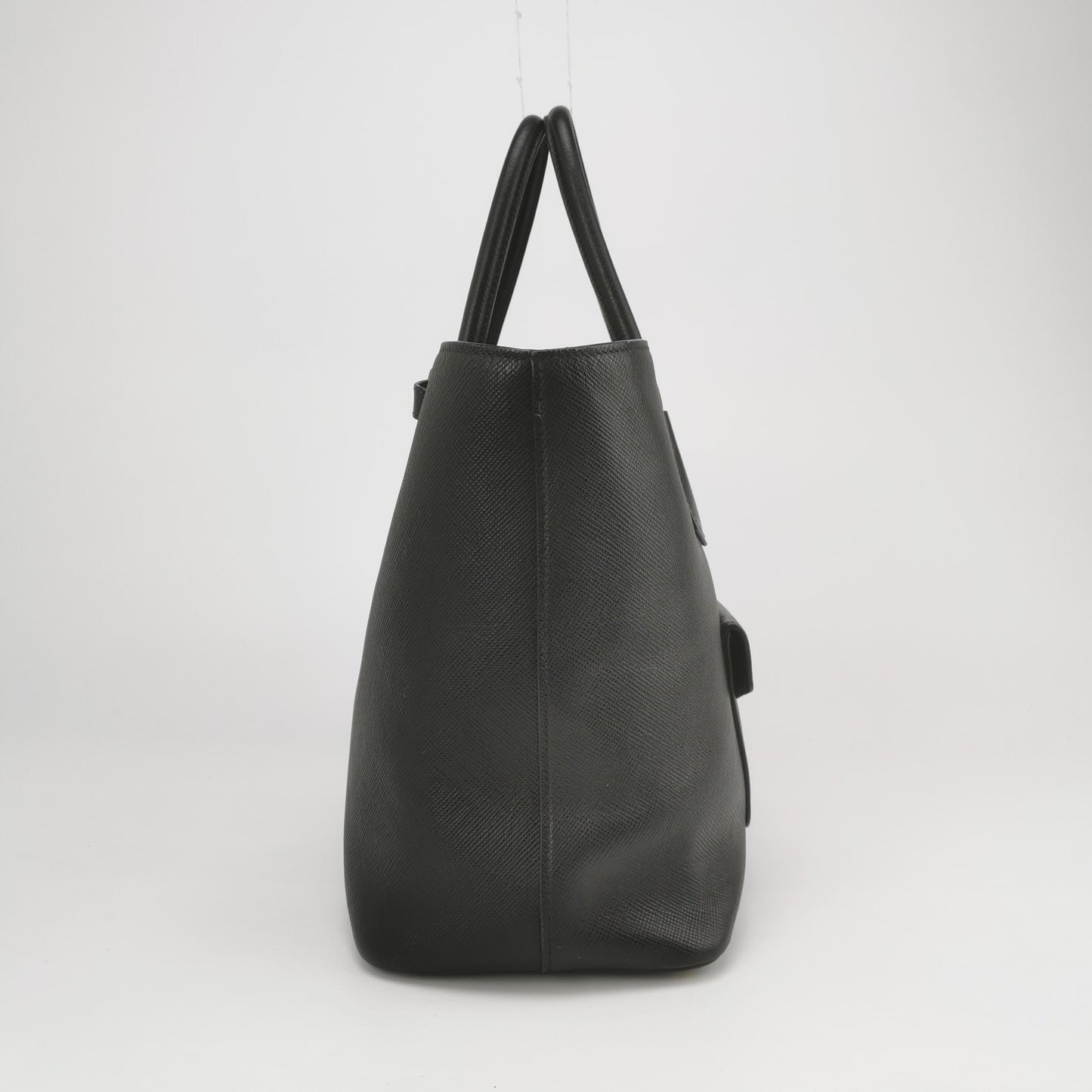 Prada - Saffiano Tote - Saffiano leather - Black - (Medium)