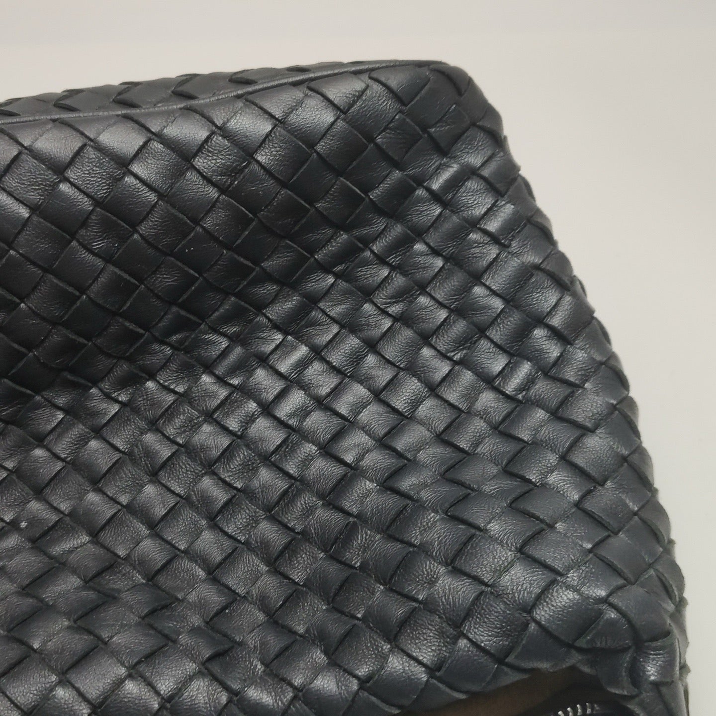Bottega Veneta - Intrecciato Shoulder Bag - Lambskin leather - Black - (Medium)