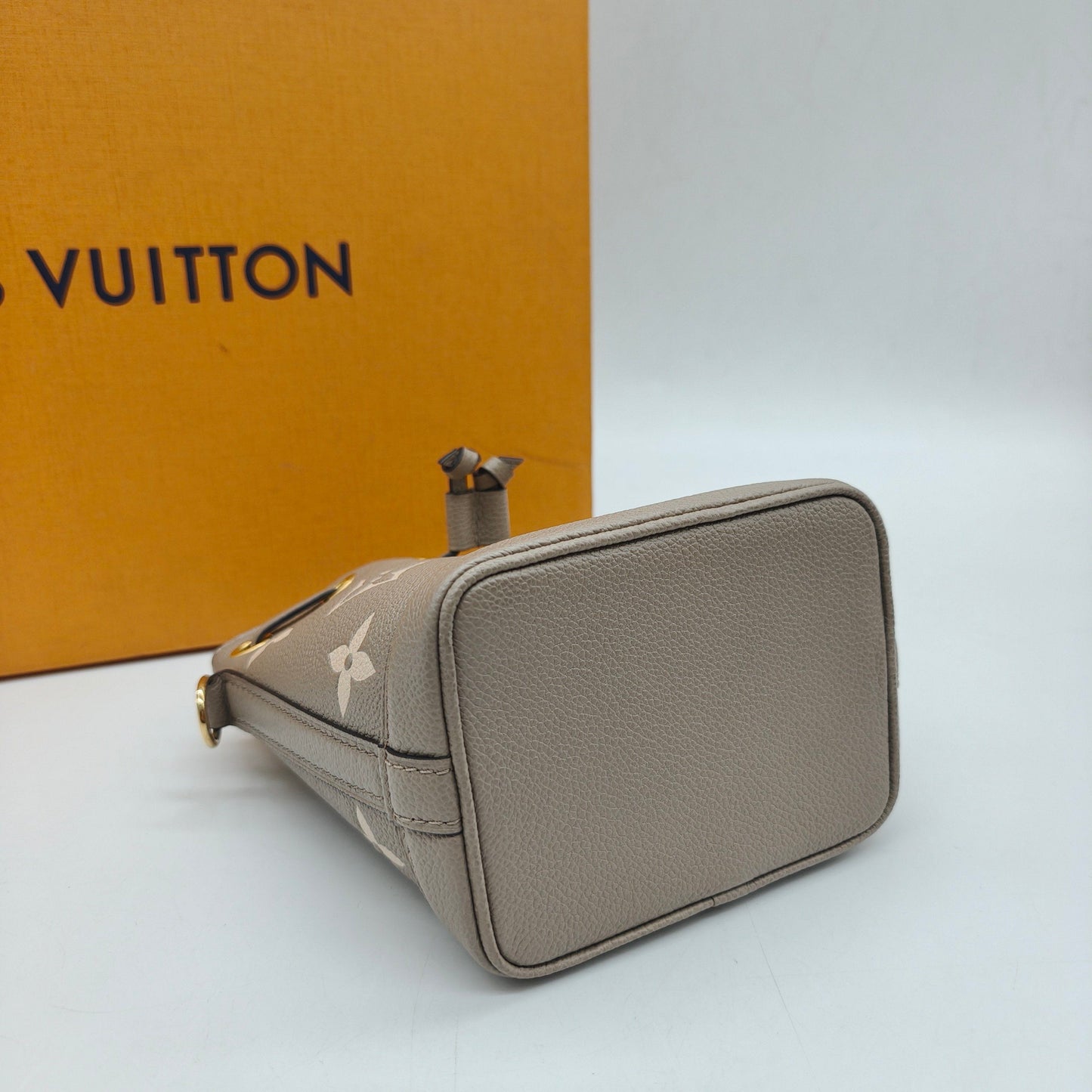 Louis Vuitton - Nano Noé - Leather - Elephant Grey - (mini)