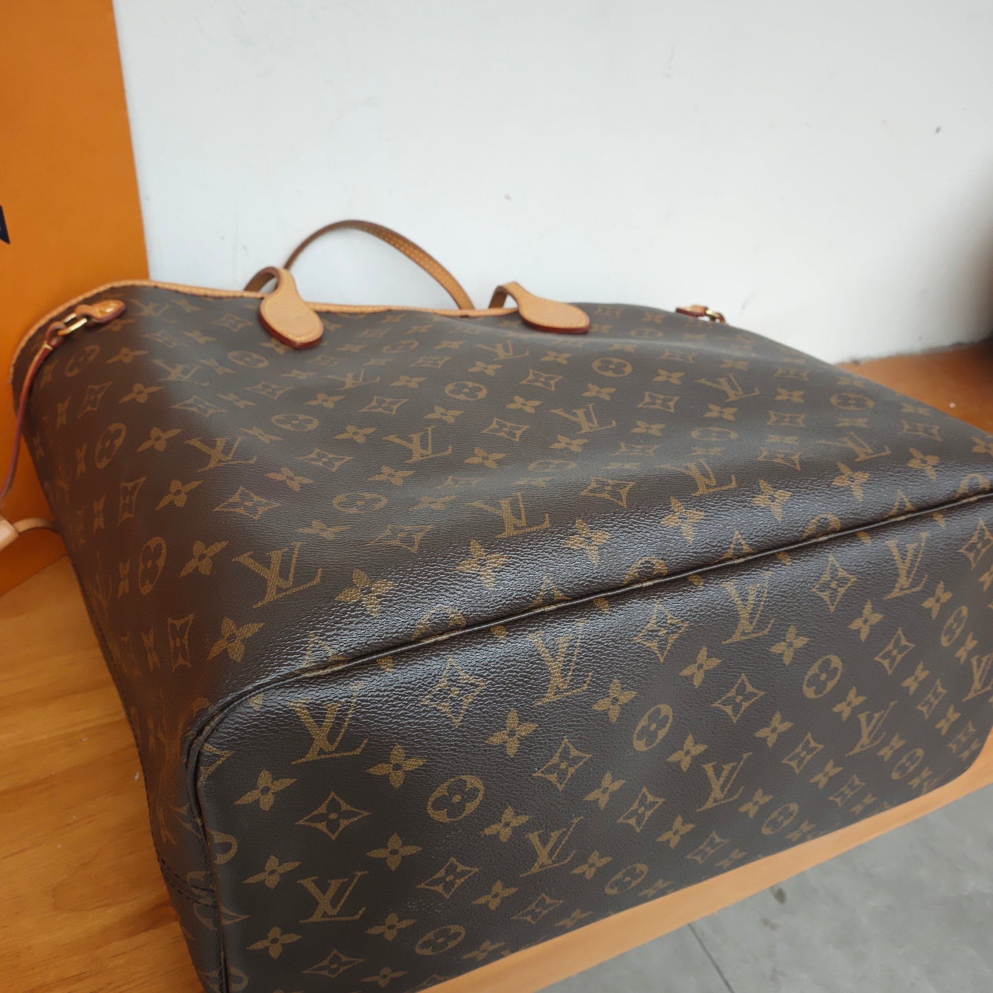 Louis Vuitton - Neverfull GM - Monogram coated canvas with natural cowhide leather trim - Brown - (Large)