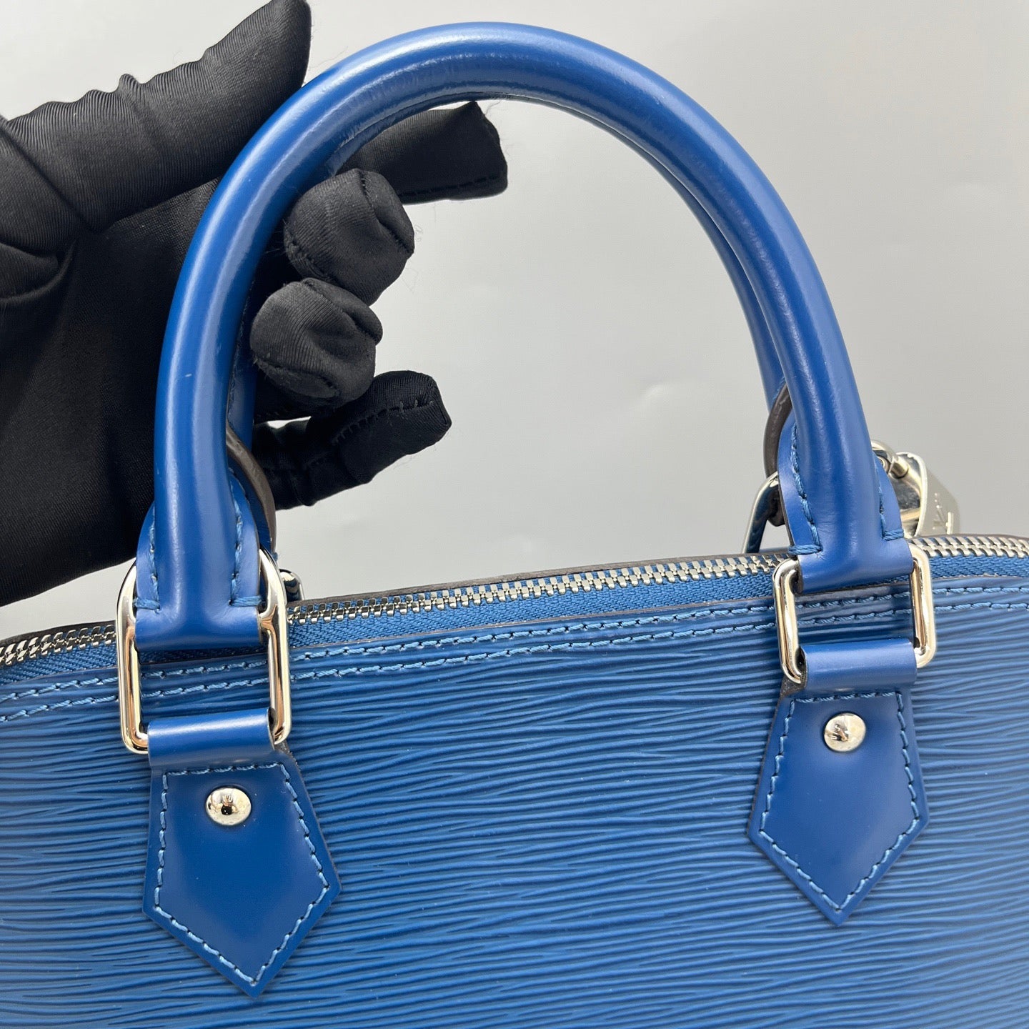 Louis Vuitton - Alma PM - Epi leather - Blue - (medium)