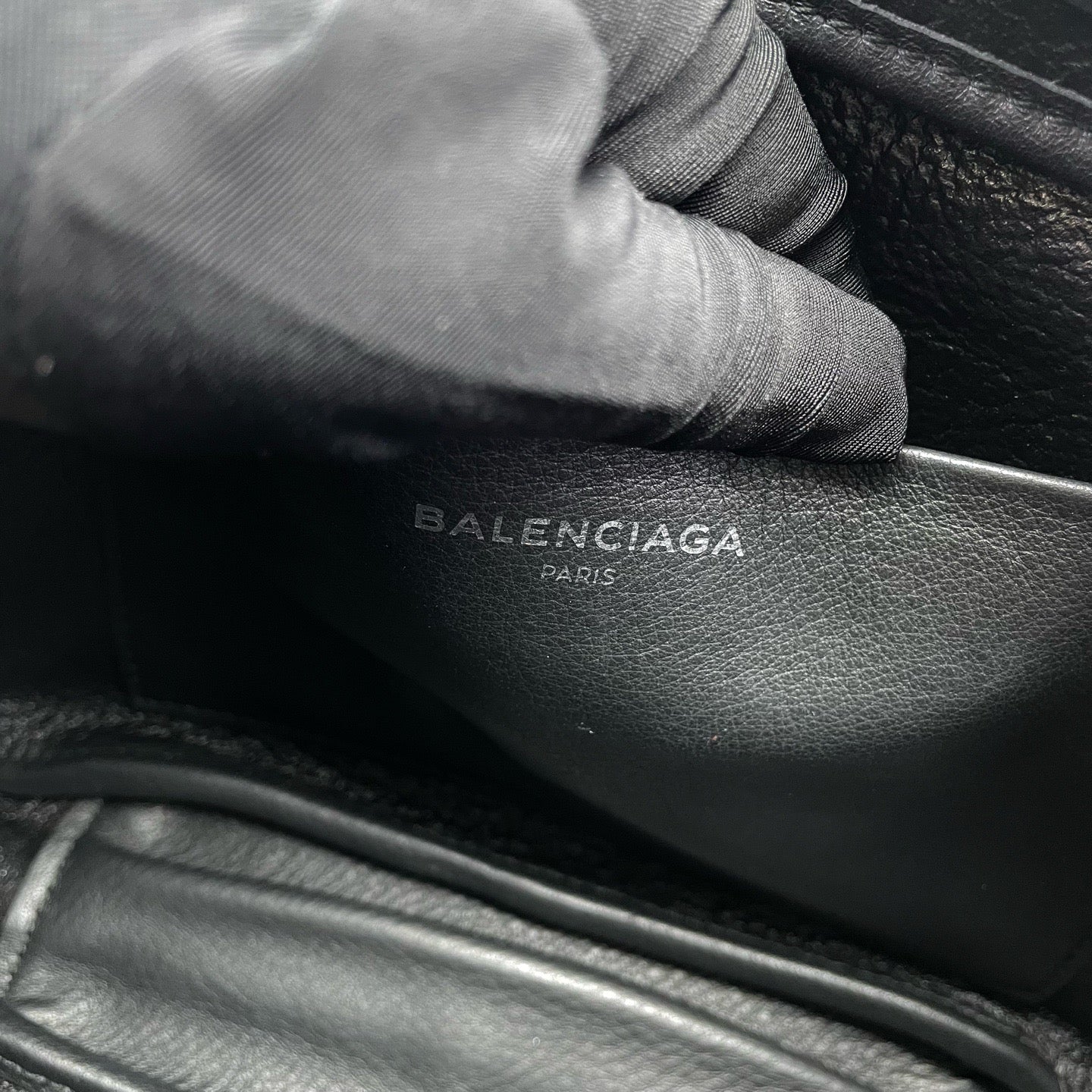 Balenciaga - Everyday Camera Bag - Grained calfskin leather - White - (Small)