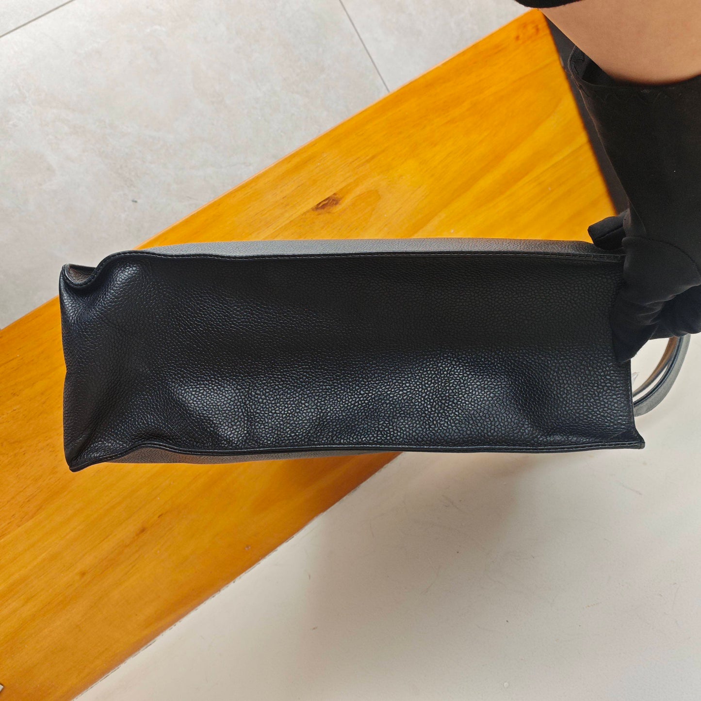 Chanel - Vintage Grained Leather Tote - Leather - Black - (Large)