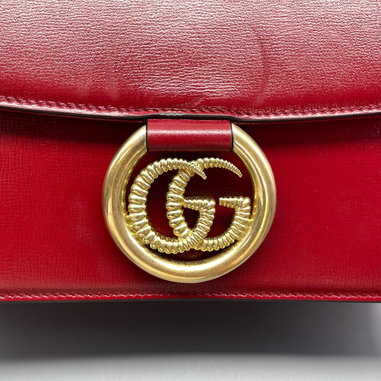 Gucci - Double G Messenger Shoulder Bag - Leather - Red with Gold-Tone Hardware - (Medium)