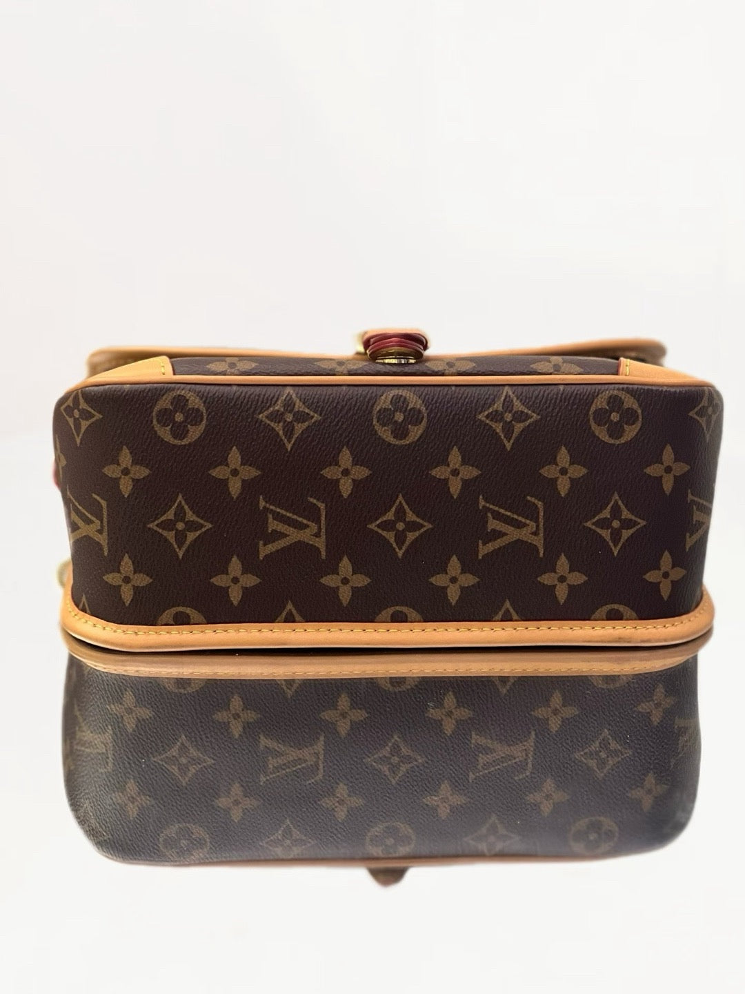 Louis Vuitton - Classic Monogram Flap Shoulder Bag - Monogram coated canvas with natural Vachetta leather trim and a textile shoulder strap - Brown - (small)