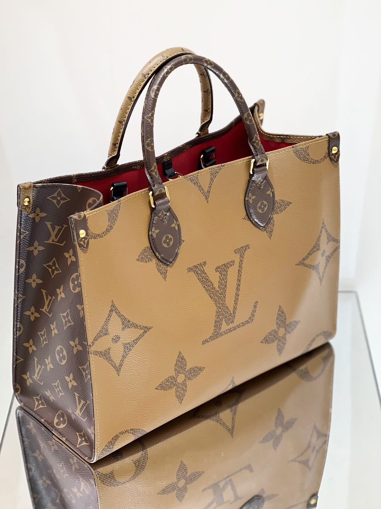 Louis Vuitton - ONTHEGO MM - Monogram Giant coated canvas with leather trim - Brown - (medium)