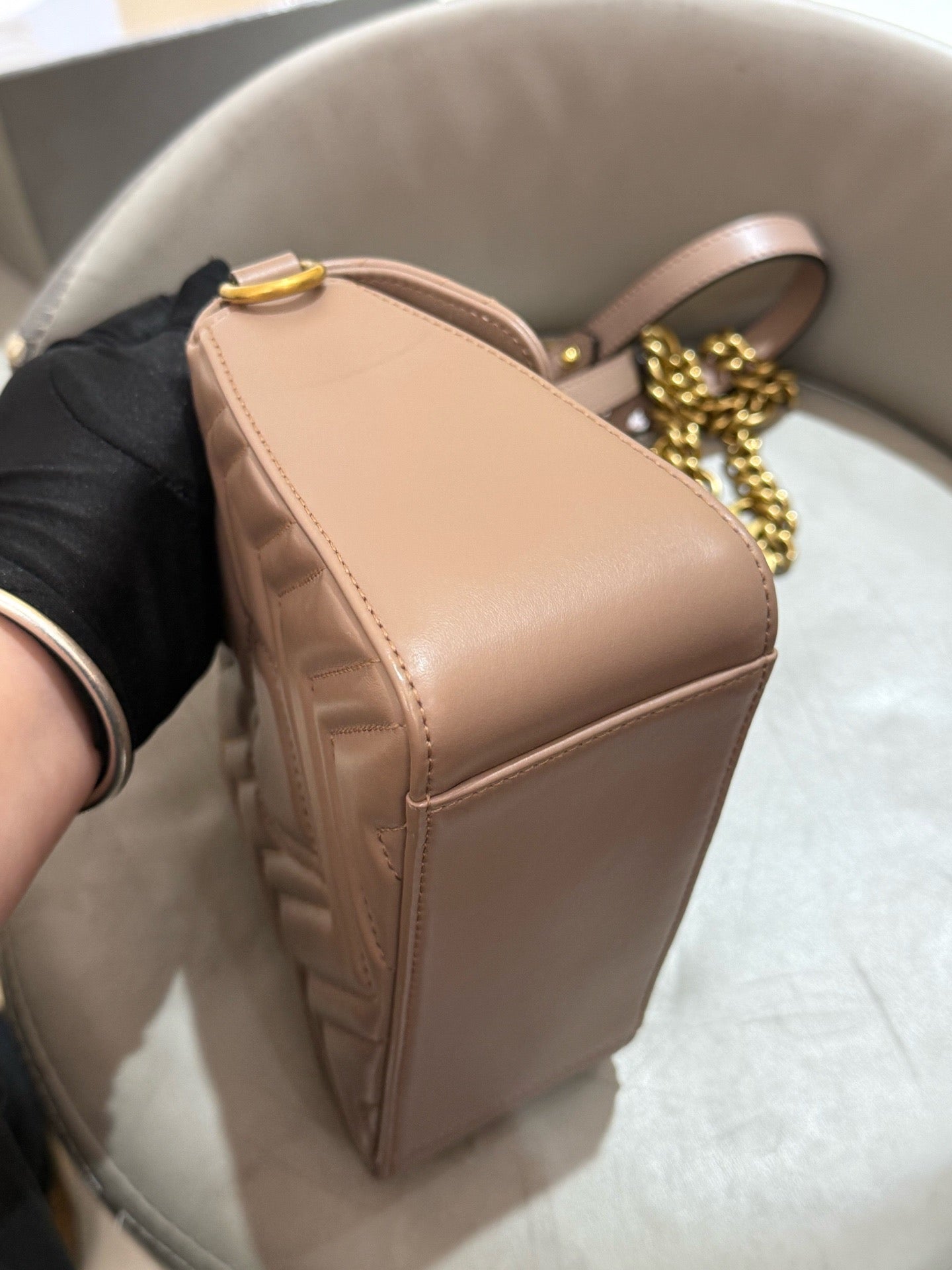 Gucci - GG Marmont Matelassé Top Handle Messenger Bag - Matelassé chevron-quilted calfskin leather - Taupe beige with Antique Gold-Tone Hardware - (mini)