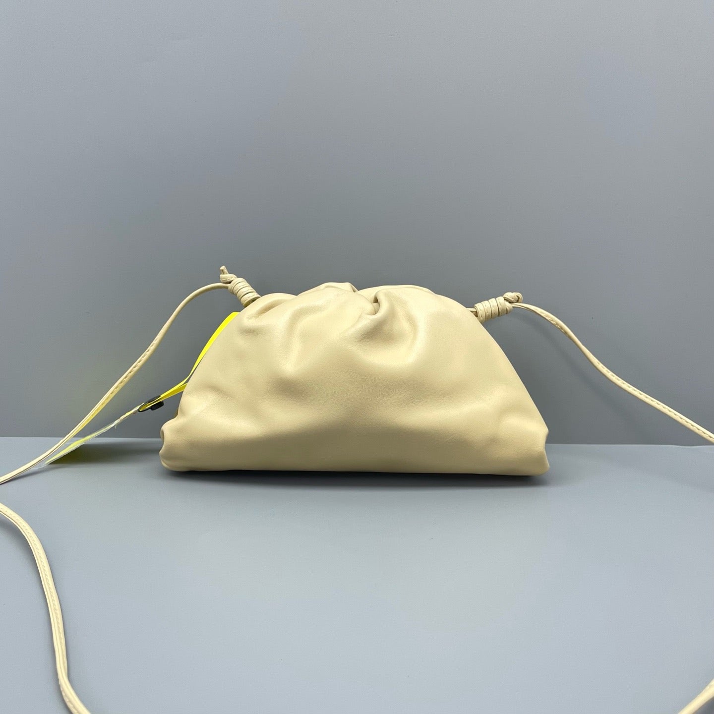 Bottega Veneta - The Pouch (Cloud Bag) - Leather - Beige - (mini)