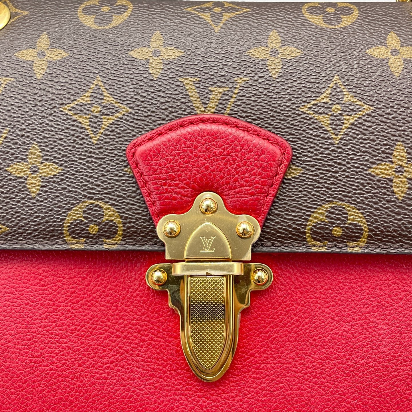 Louis Vuitton - Victoria Chain Bag - Monogram coated canvas and grained leather - Red and Brown - (medium)