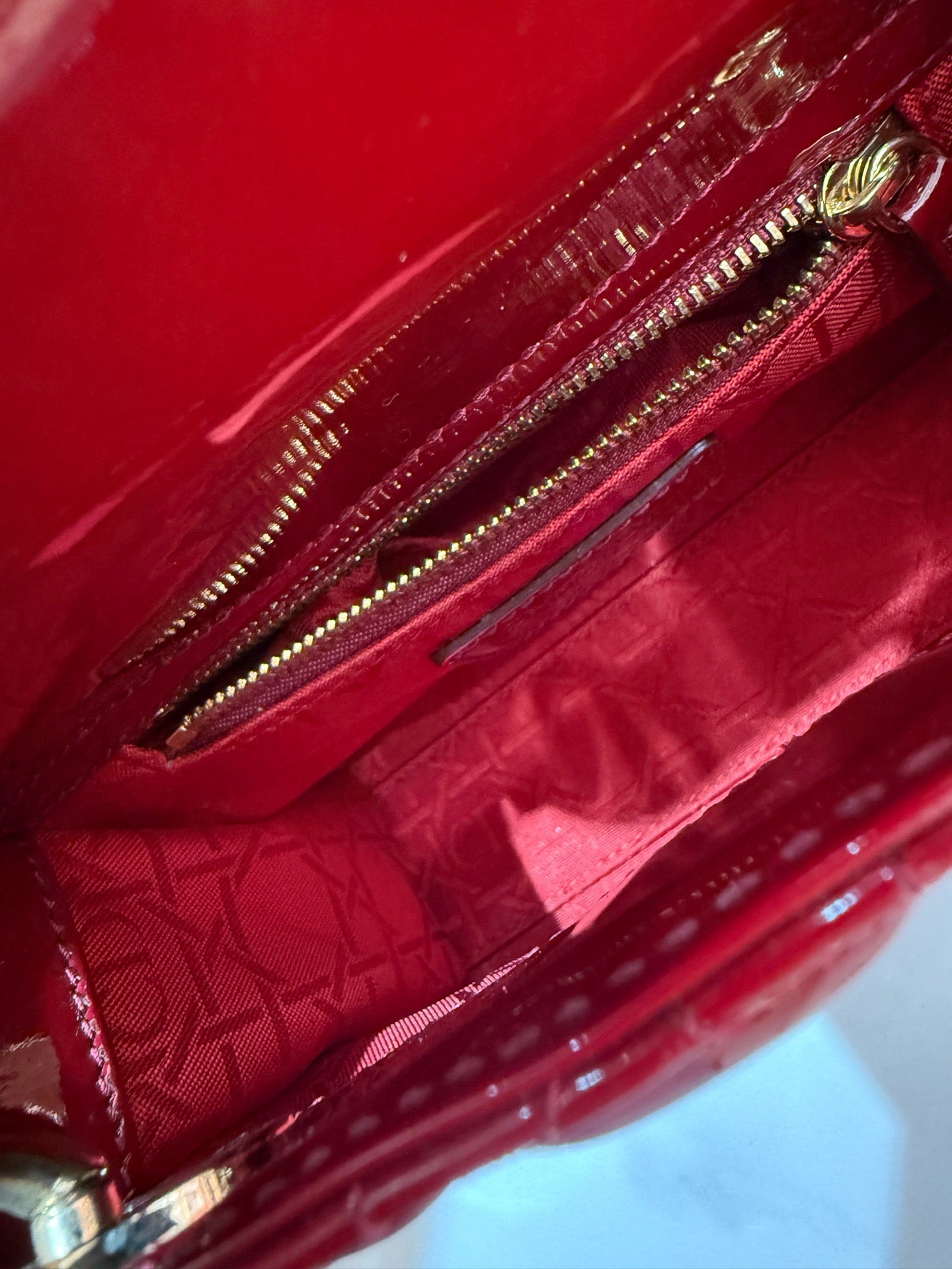 Dior - Lady Dior Mini - Patent leather - Deep Red with Gold-Tone Hardware - (Mini)