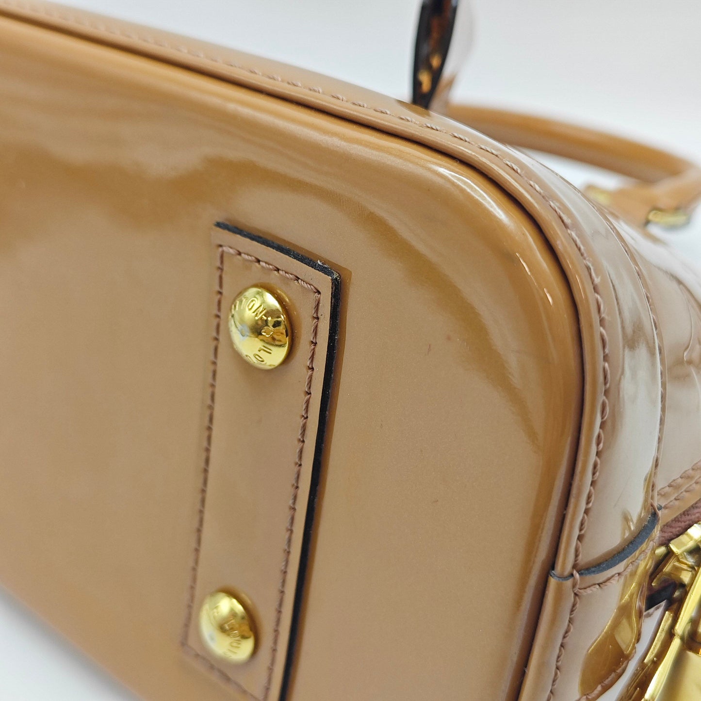 Louis Vuitton - Alma BB - Patent leather - Brownish Yellow with Gold-Tone Hardware - (Mini)