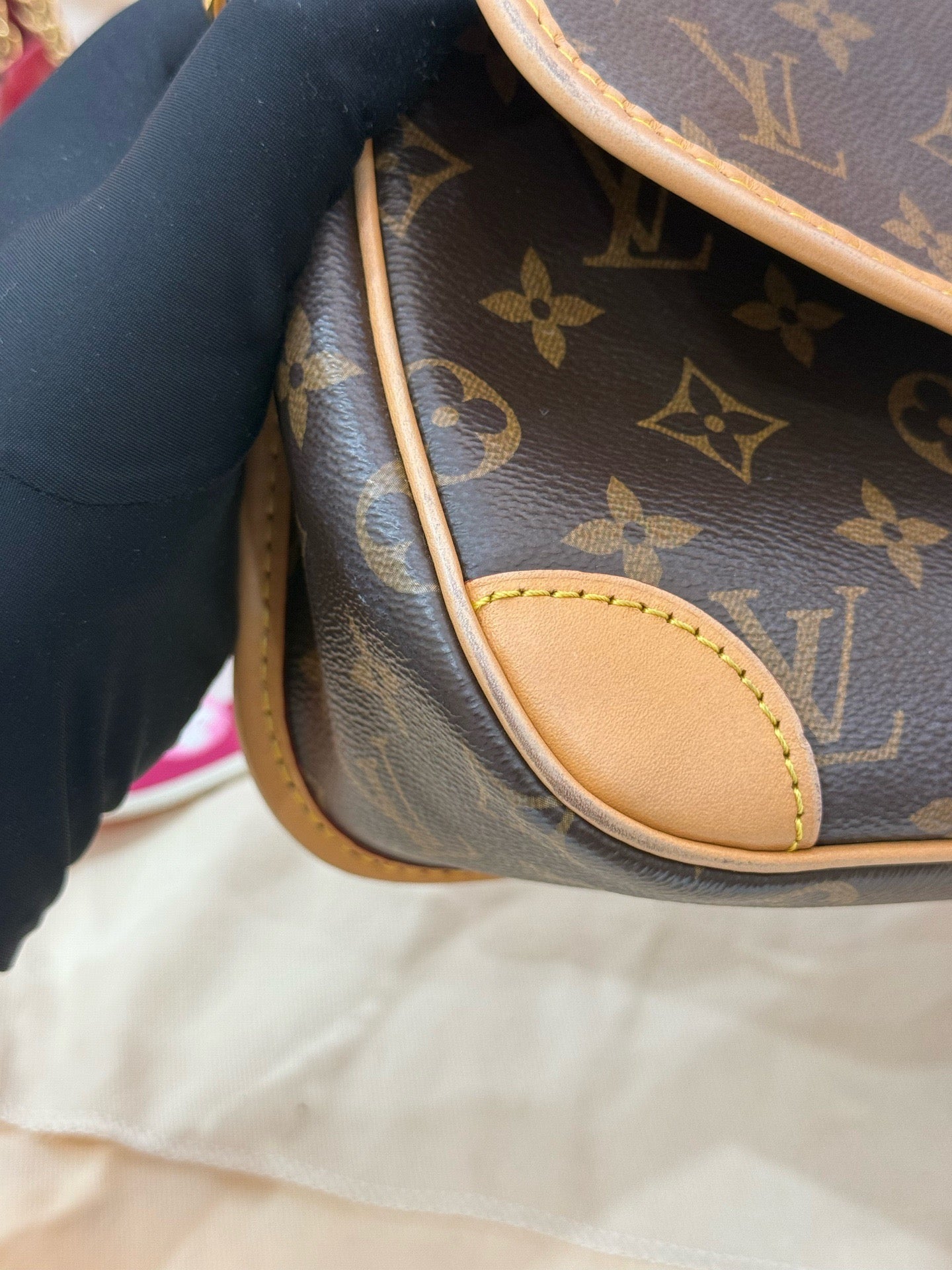 Louis Vuitton - Dione Baguette - Monogram coated canvas with Vachetta leather trim - Brown - (medium)