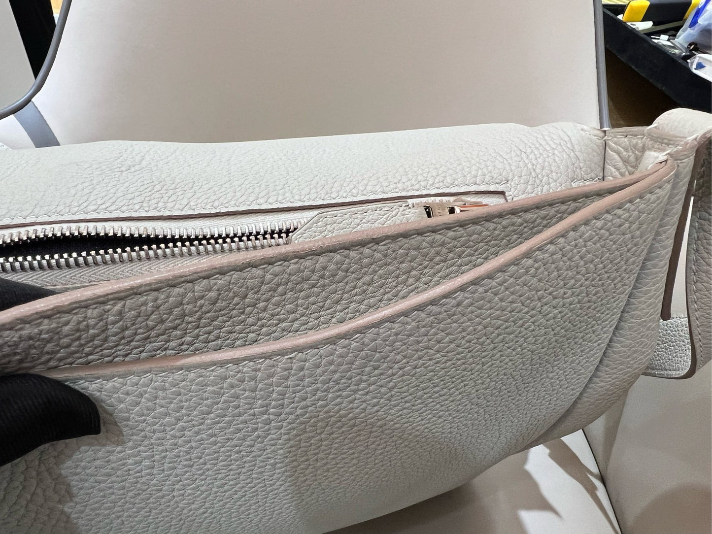 Hermès - Steve Light Junior Messenger Bag - Togo leather - Glacier White - (Medium)