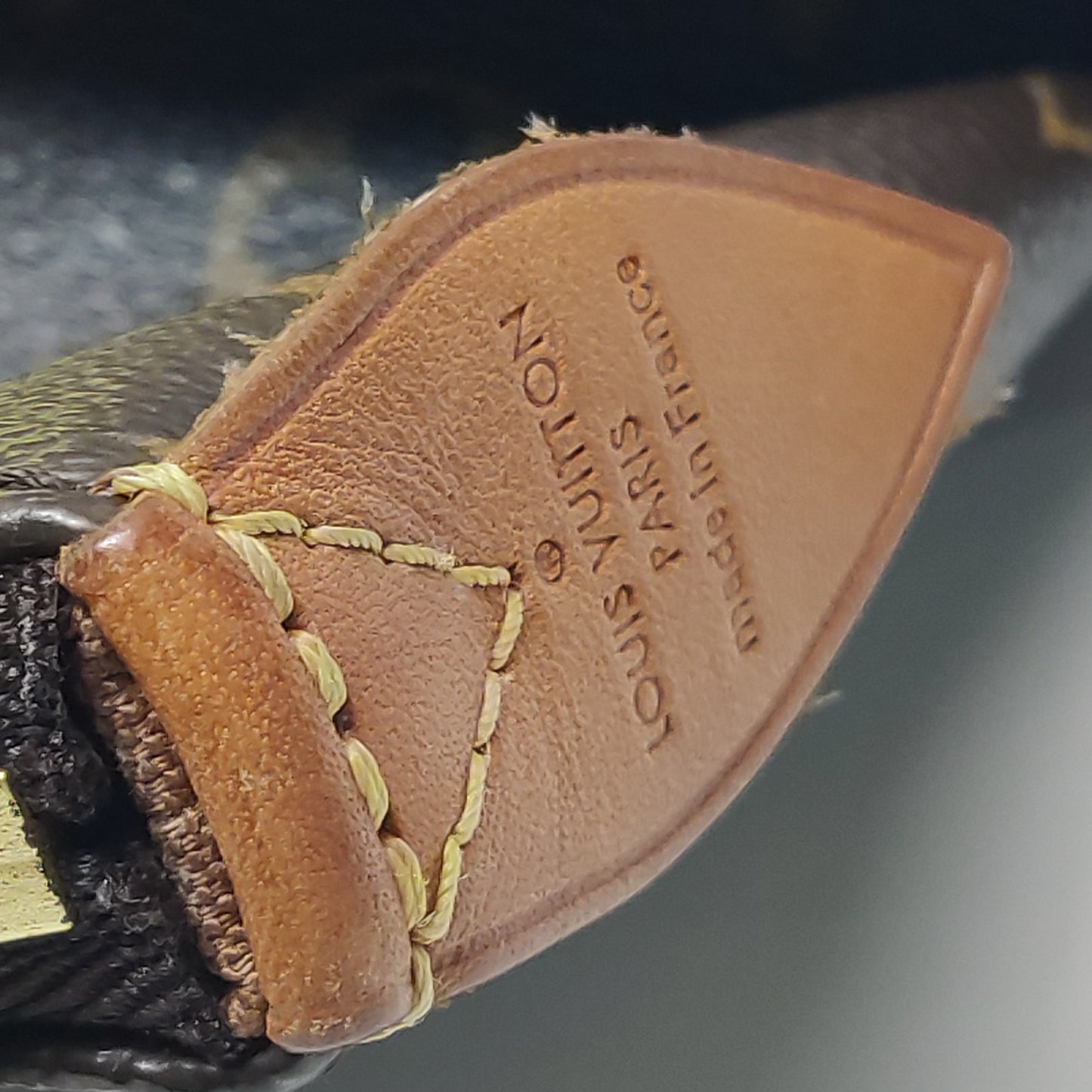 Louis Vuitton - Batignolles Vertical - Monogram coated canvas with Vachetta leather trim - Brown - (Medium)