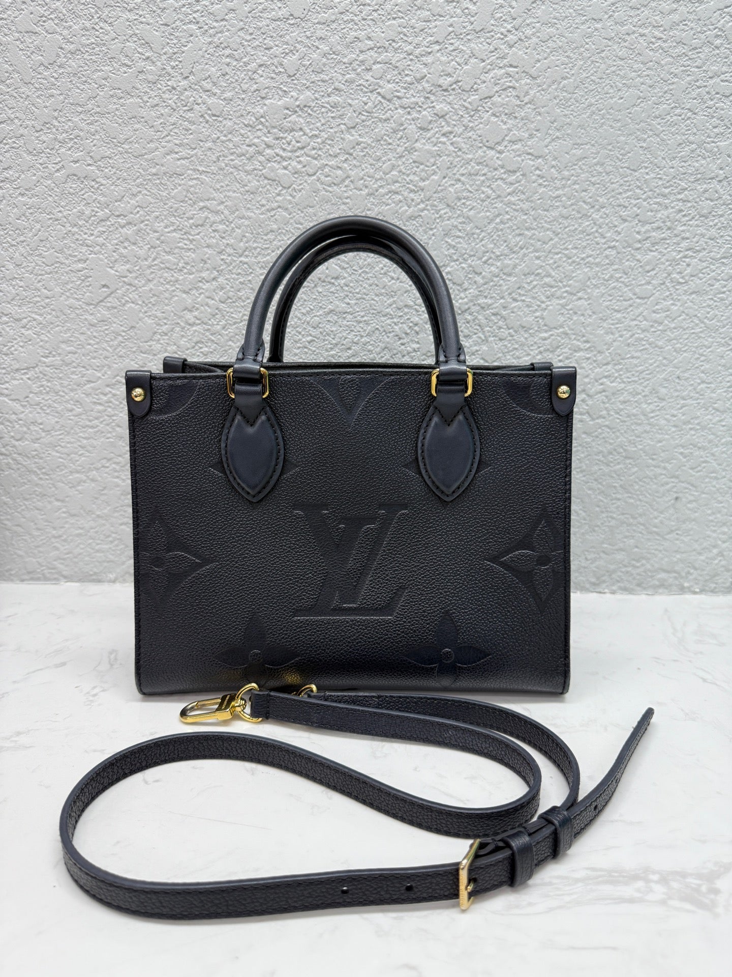 Louis Vuitton - OnTheGo PM - Monogram Empreinte Leather - Black - (Small)