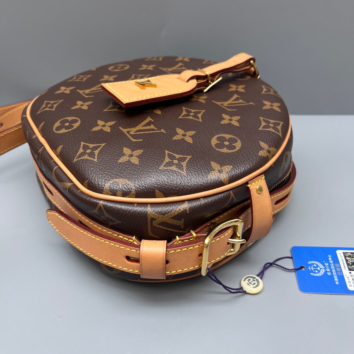 Louis Vuitton - Boite Chapeau Souple - Monogram coated canvas with natural cowhide leather trim - Brown - (Large)